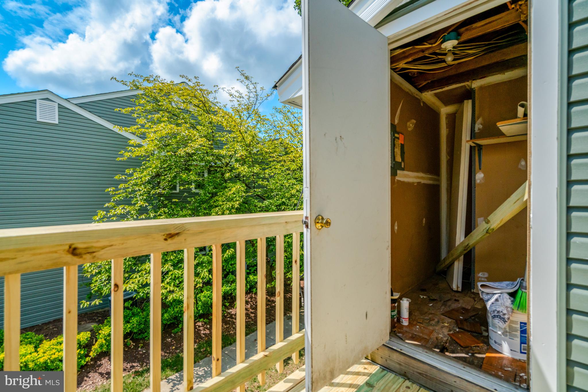 CLUSTERS AT WOODLAWN - Residential