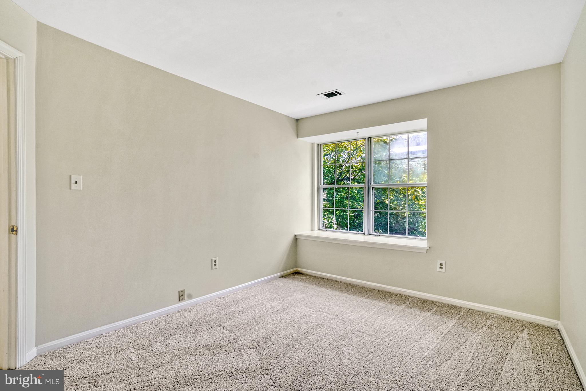 CLUSTERS AT WOODLAWN - Residential