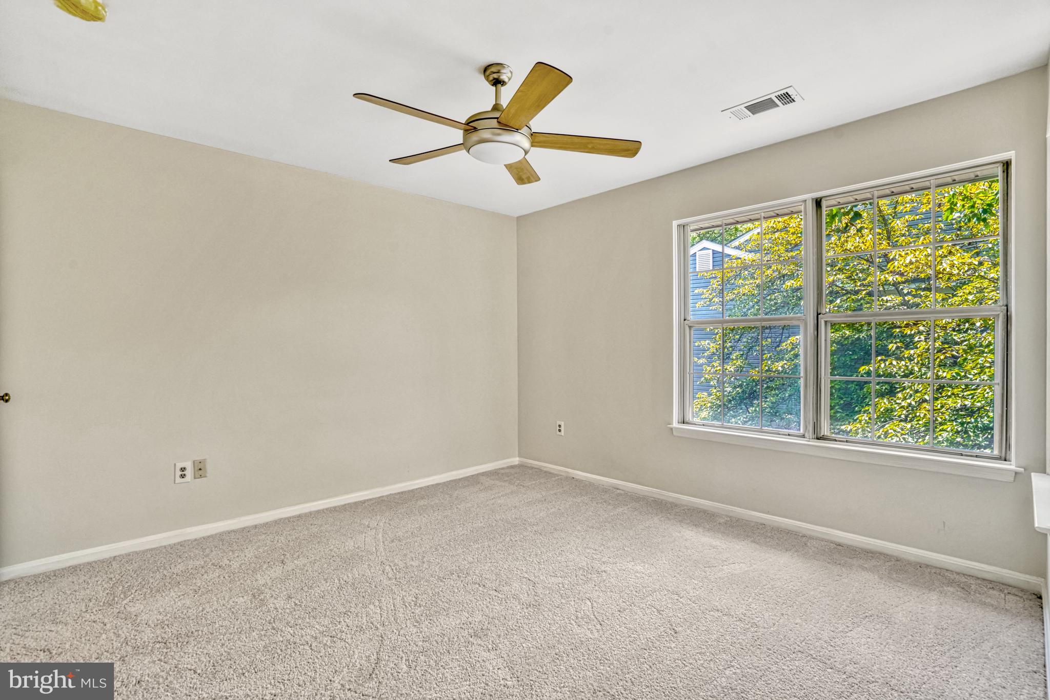 CLUSTERS AT WOODLAWN - Residential