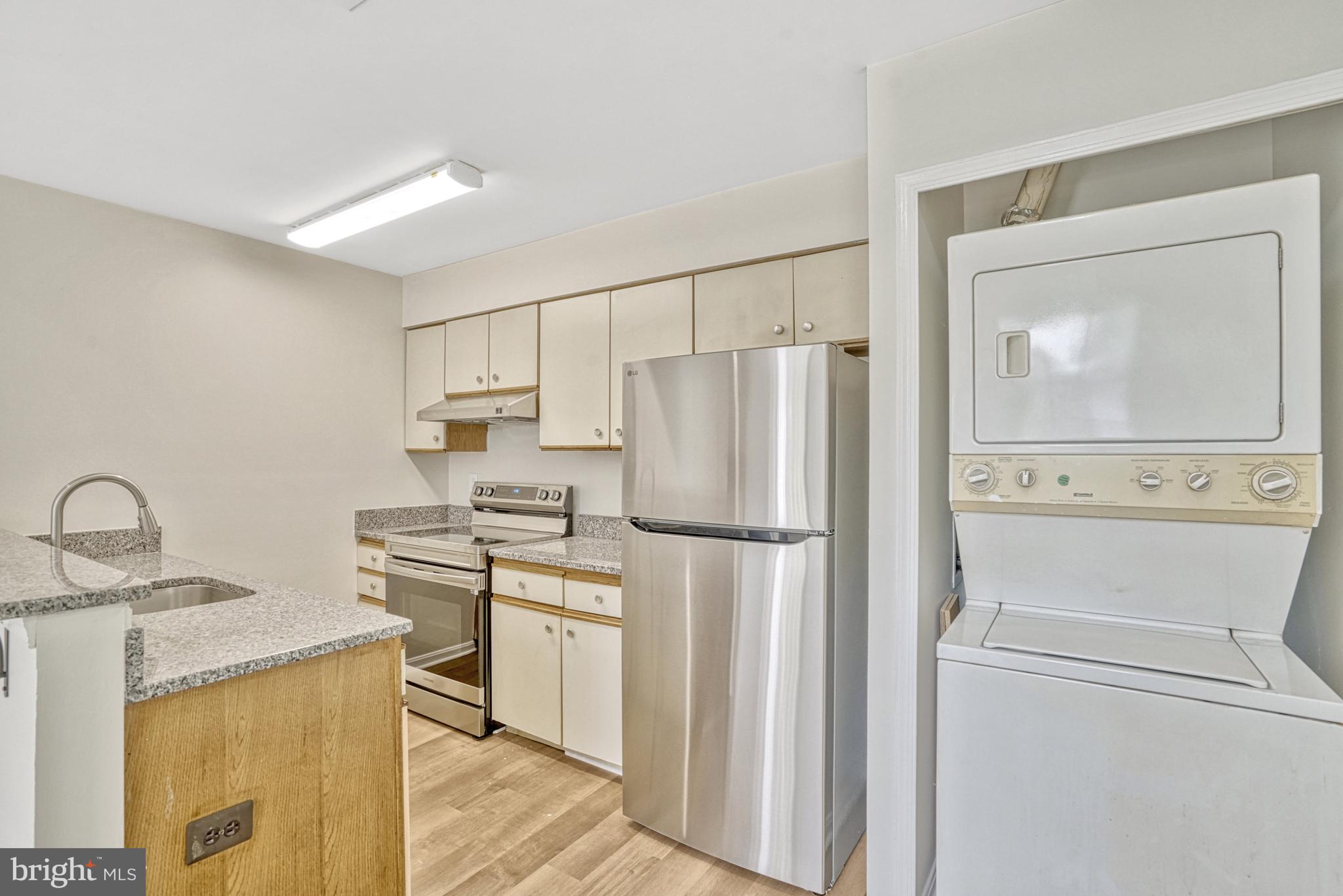 CLUSTERS AT WOODLAWN - Residential