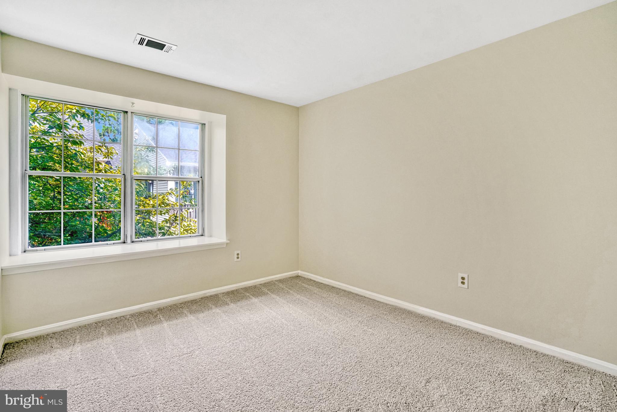 CLUSTERS AT WOODLAWN - Residential