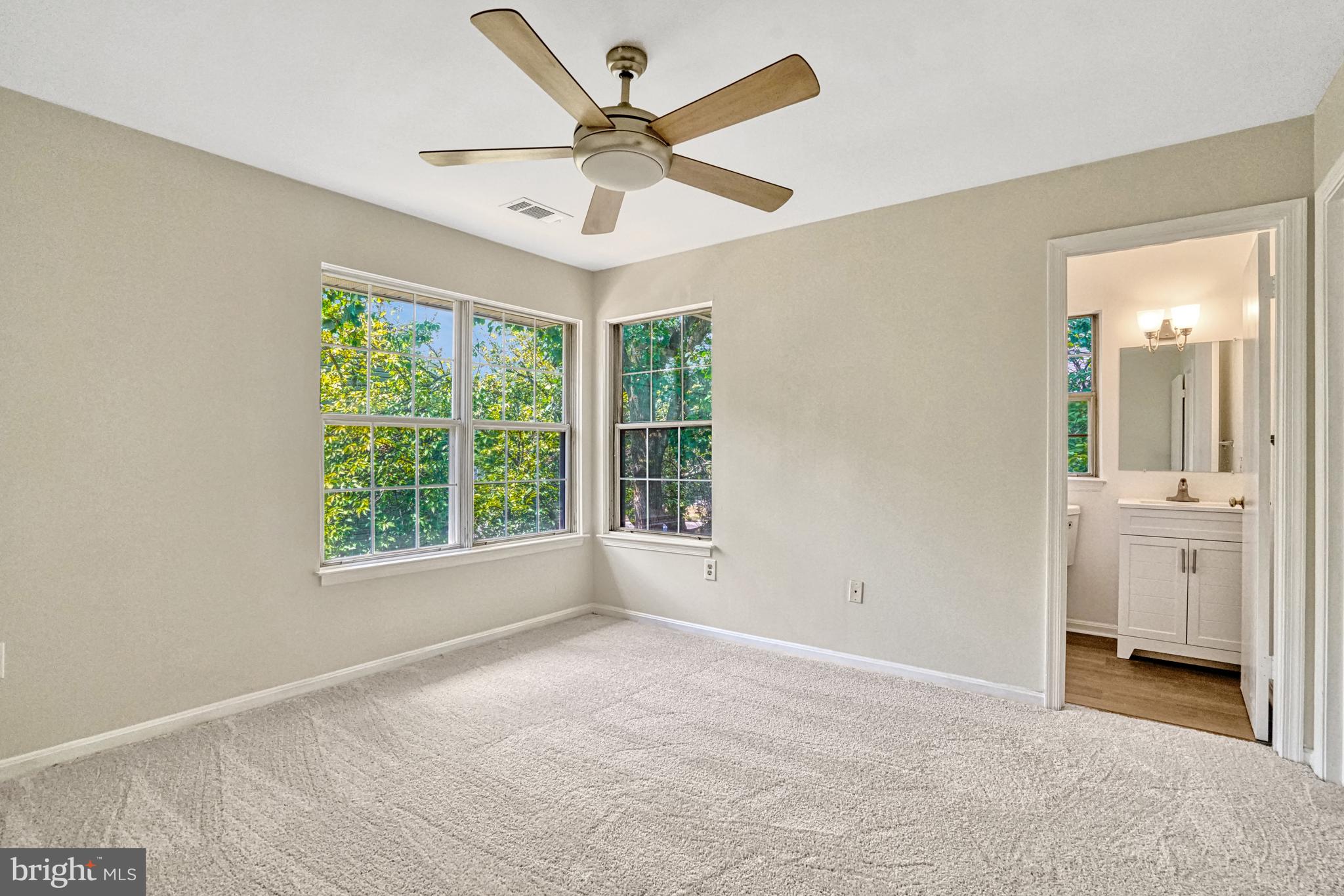 CLUSTERS AT WOODLAWN - Residential