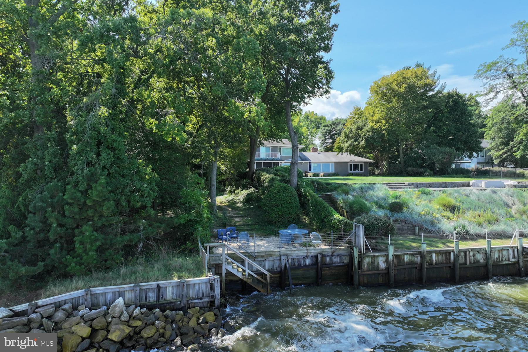 1546 SHIPSVIEW ROAD