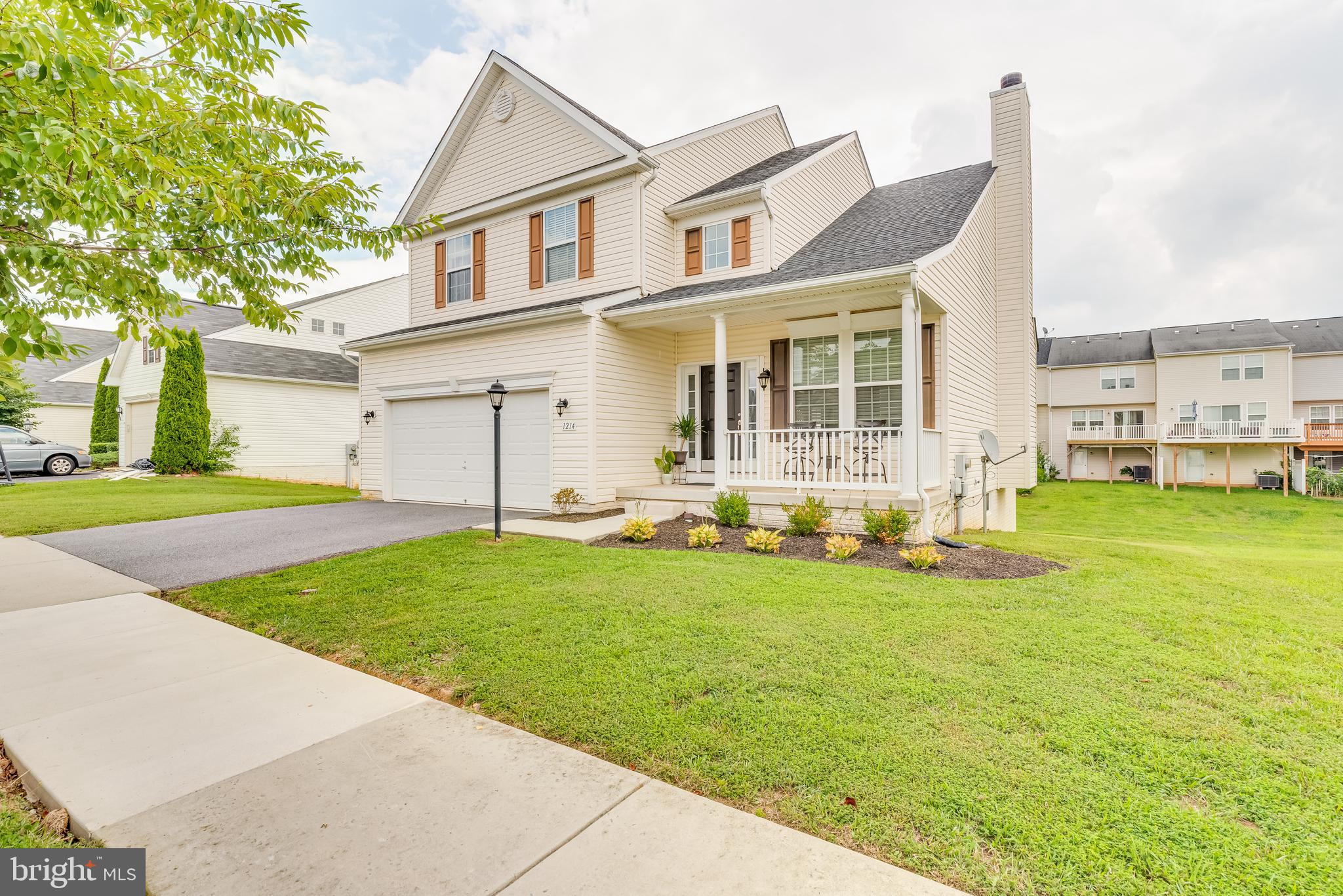 LAKELAND PLACE - Residential