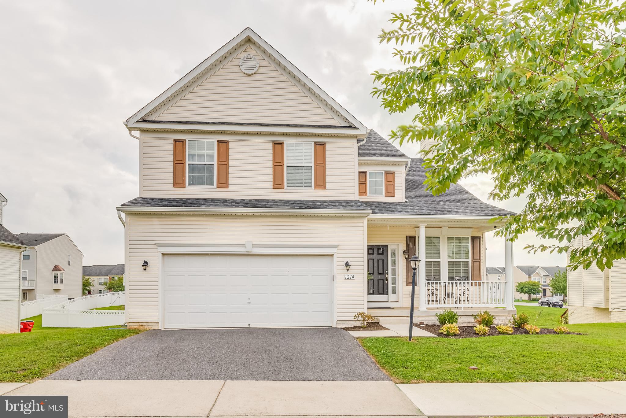 LAKELAND PLACE - Residential