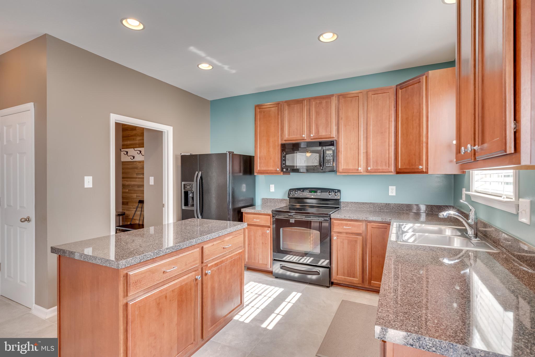 LAKELAND PLACE - Residential