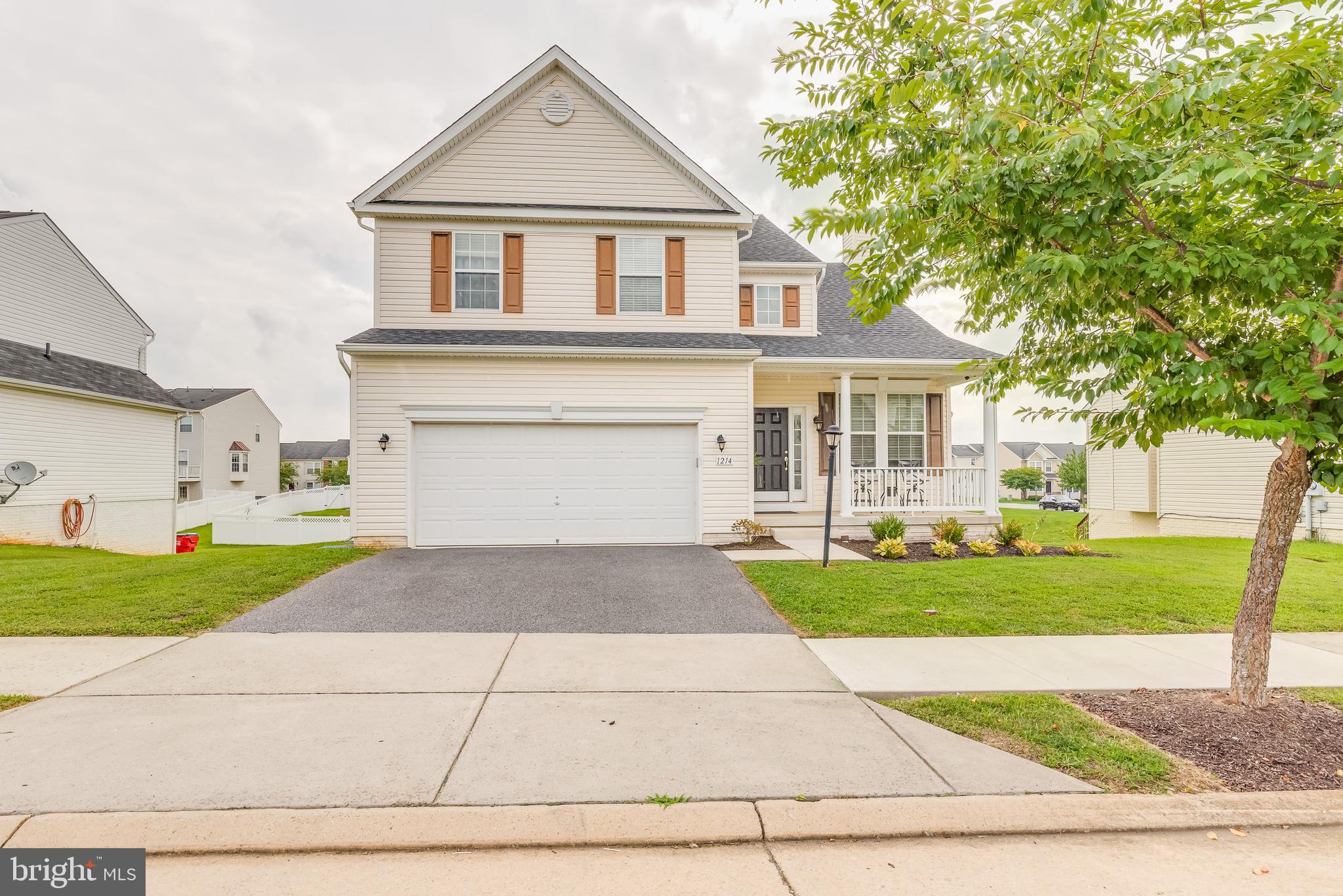 LAKELAND PLACE - Residential