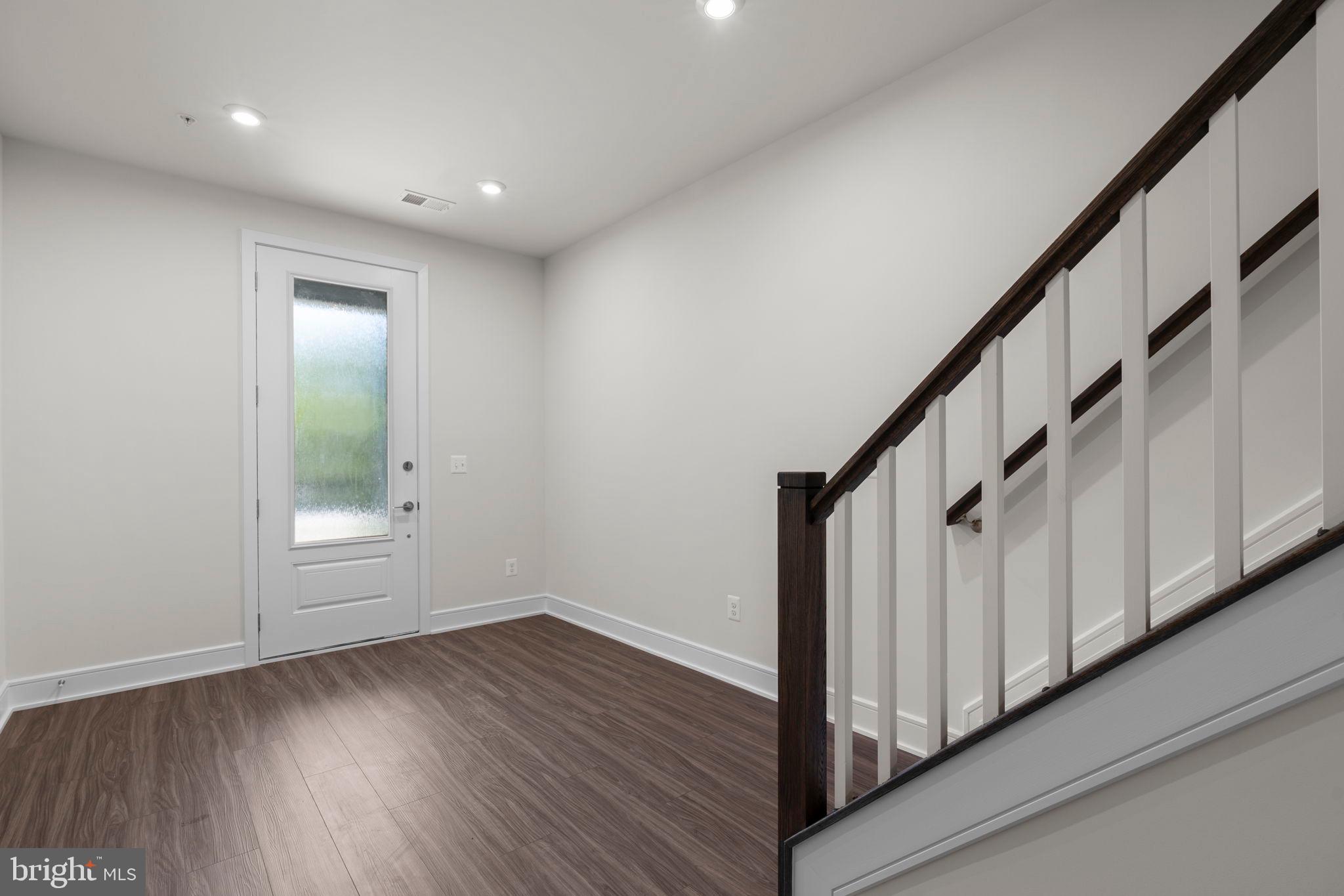 DEMOTT & SILVER - Residential