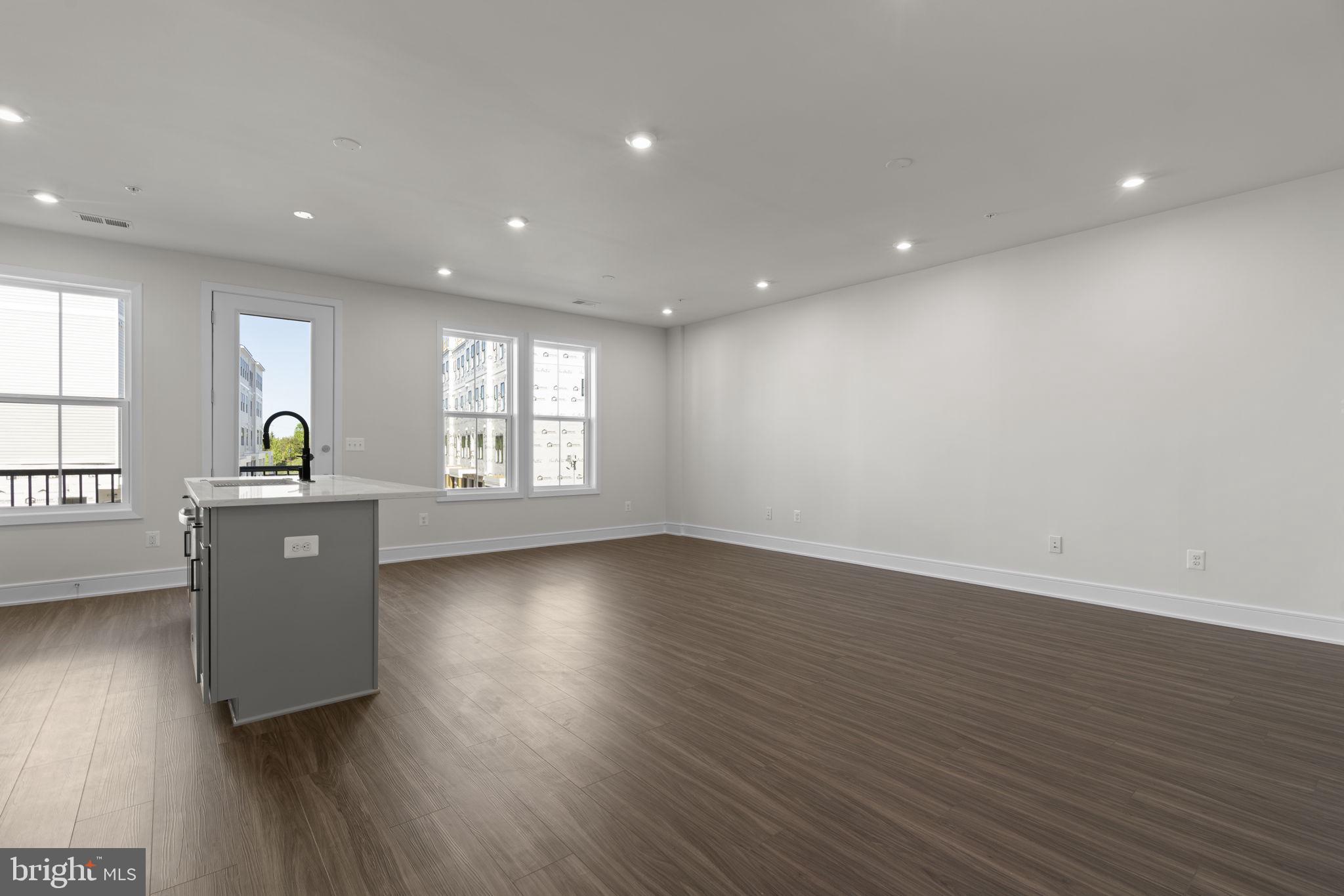 DEMOTT & SILVER - Residential