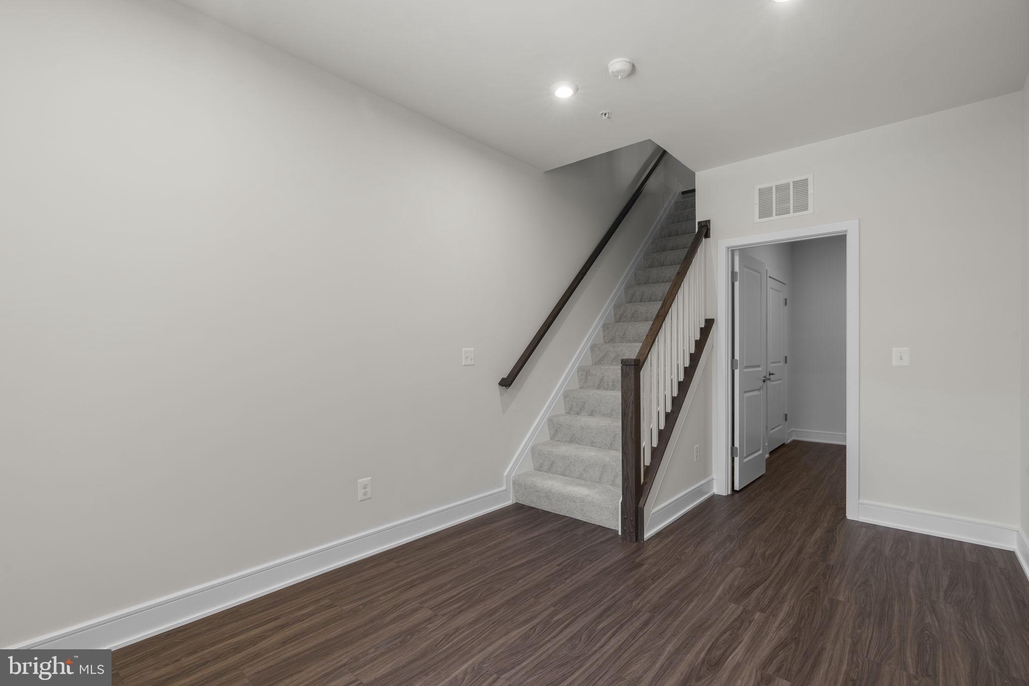 DEMOTT & SILVER - Residential