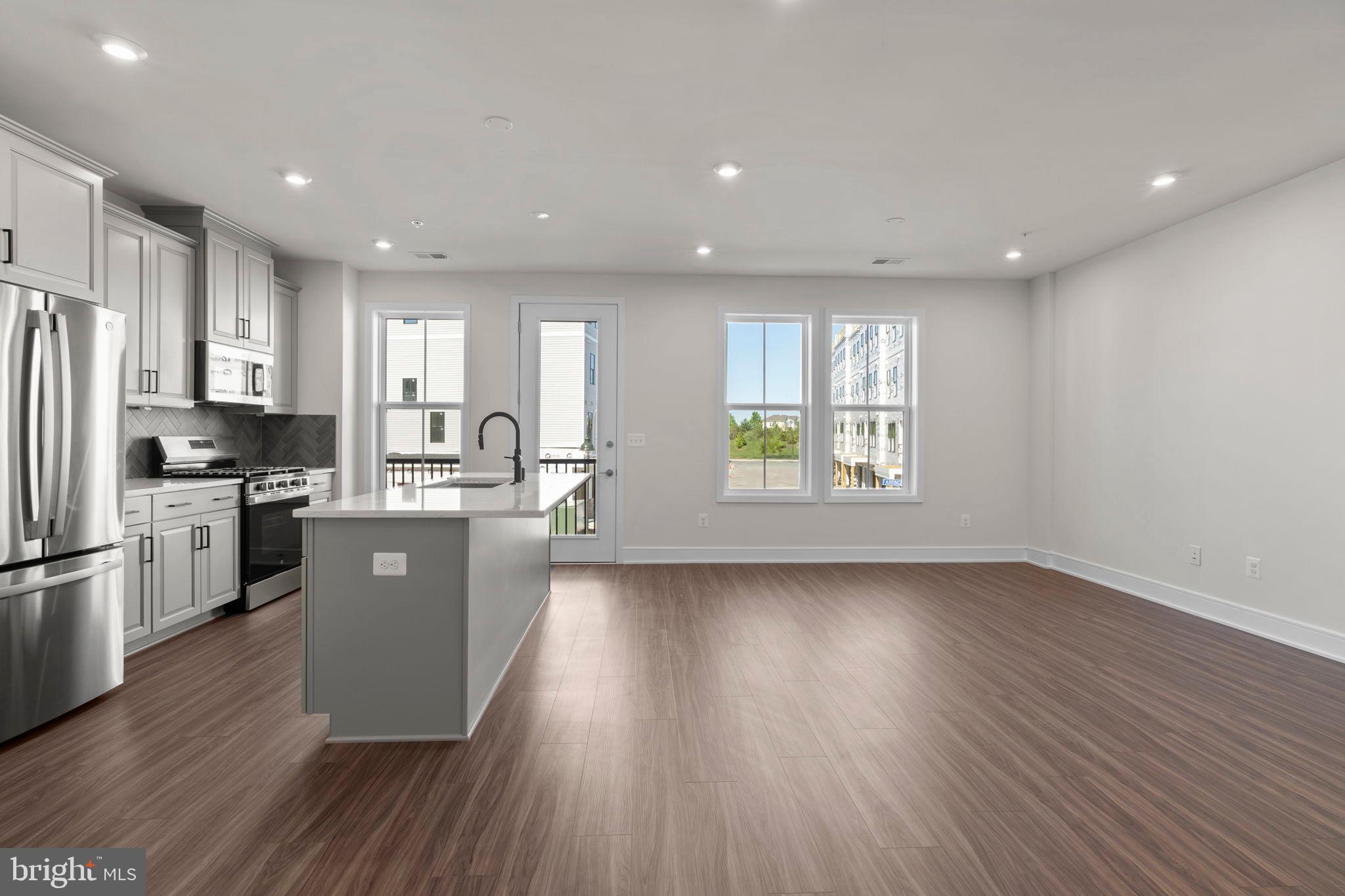 DEMOTT & SILVER - Residential