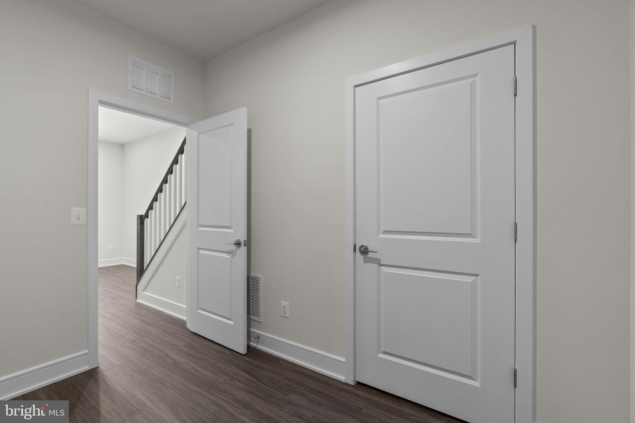 DEMOTT & SILVER - Residential