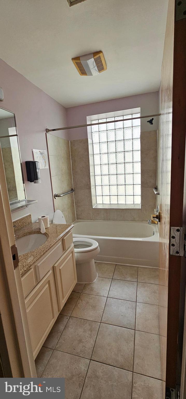 POWELTON VILLAGE - Commercial Sale