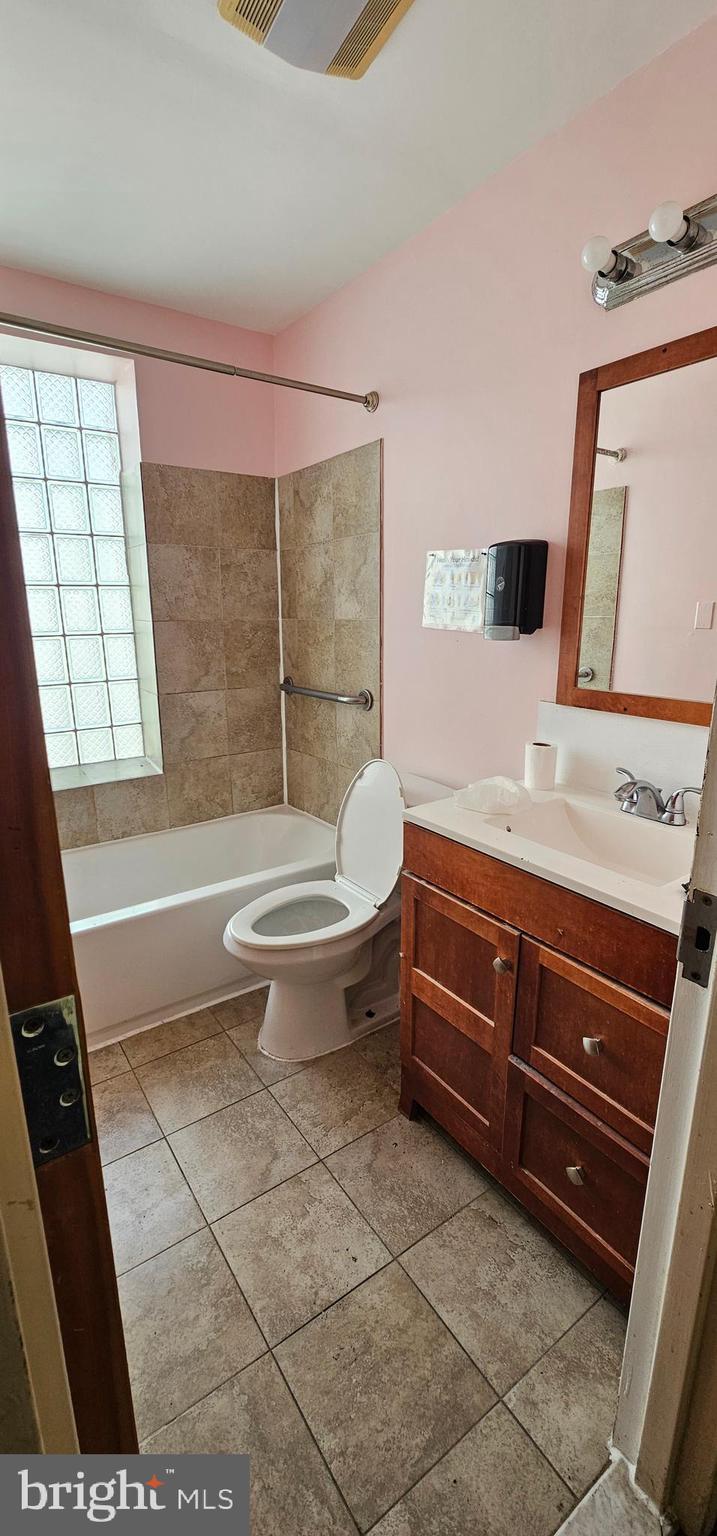 POWELTON VILLAGE - Commercial Sale