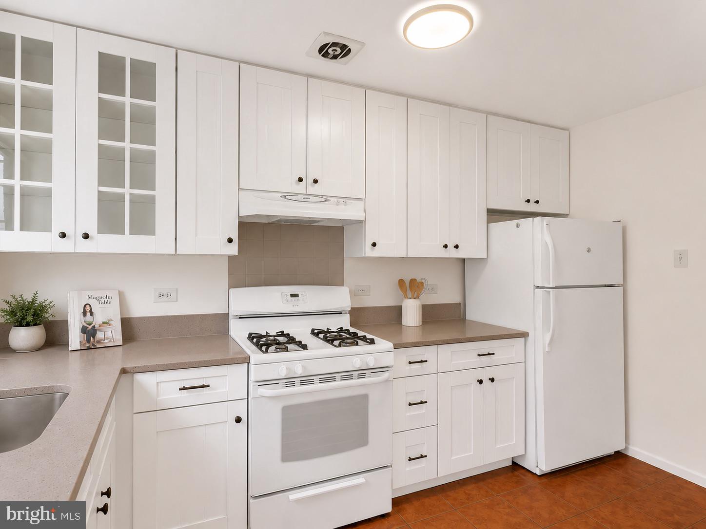 10524 WEYMOUTH STREET 202