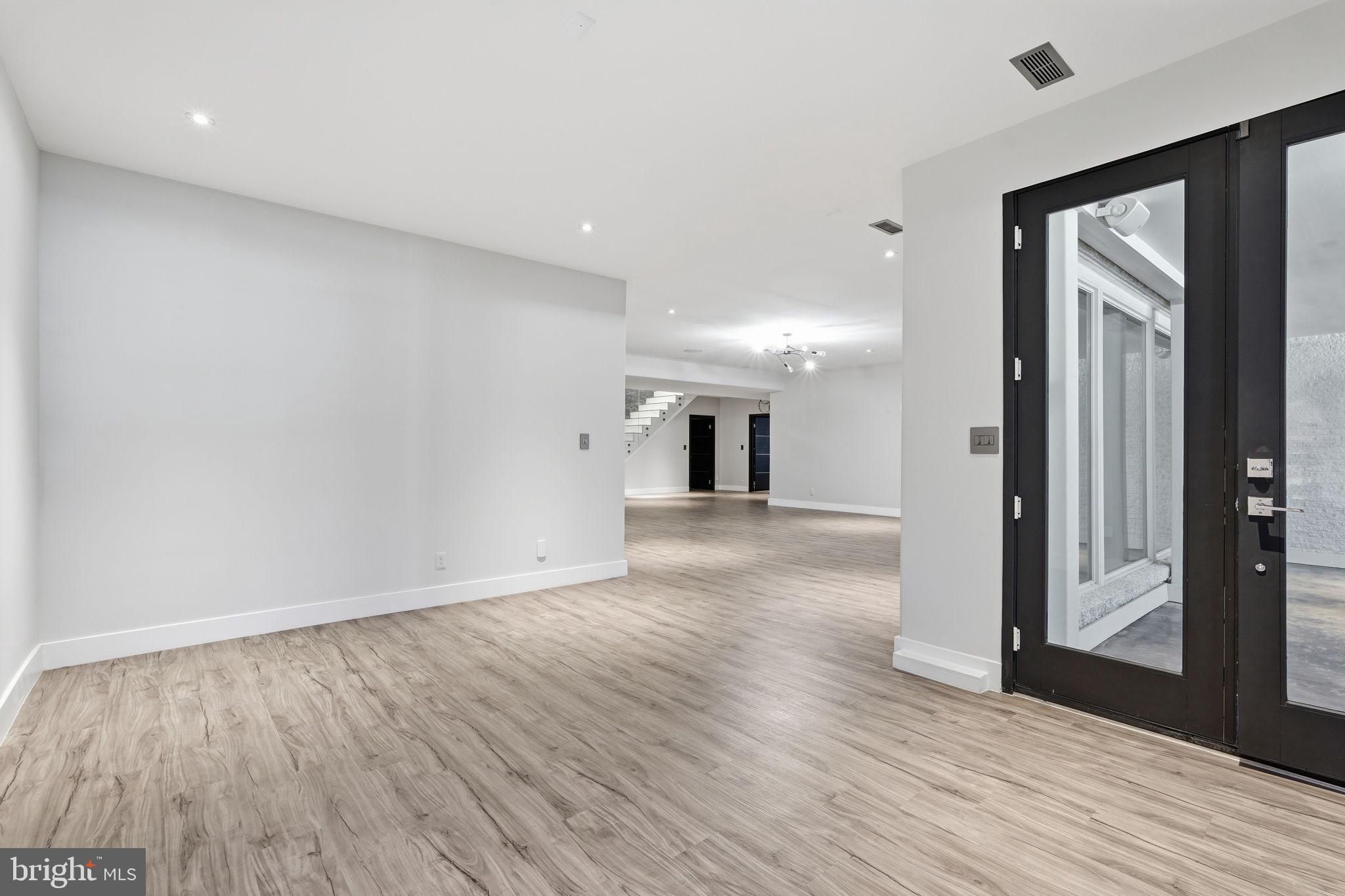 RESERVES AT PINECREST - Residential