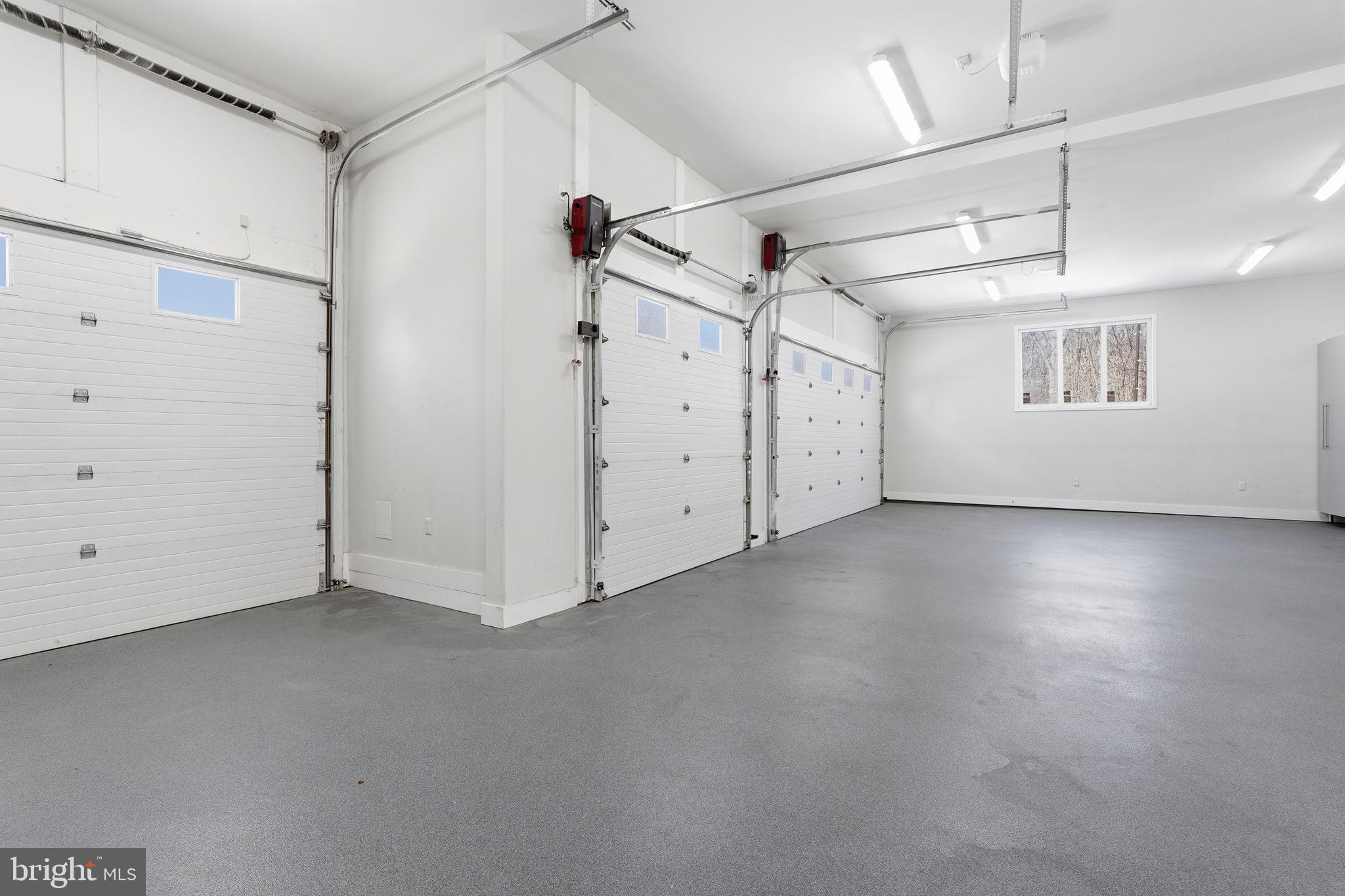 RESERVES AT PINECREST - Residential