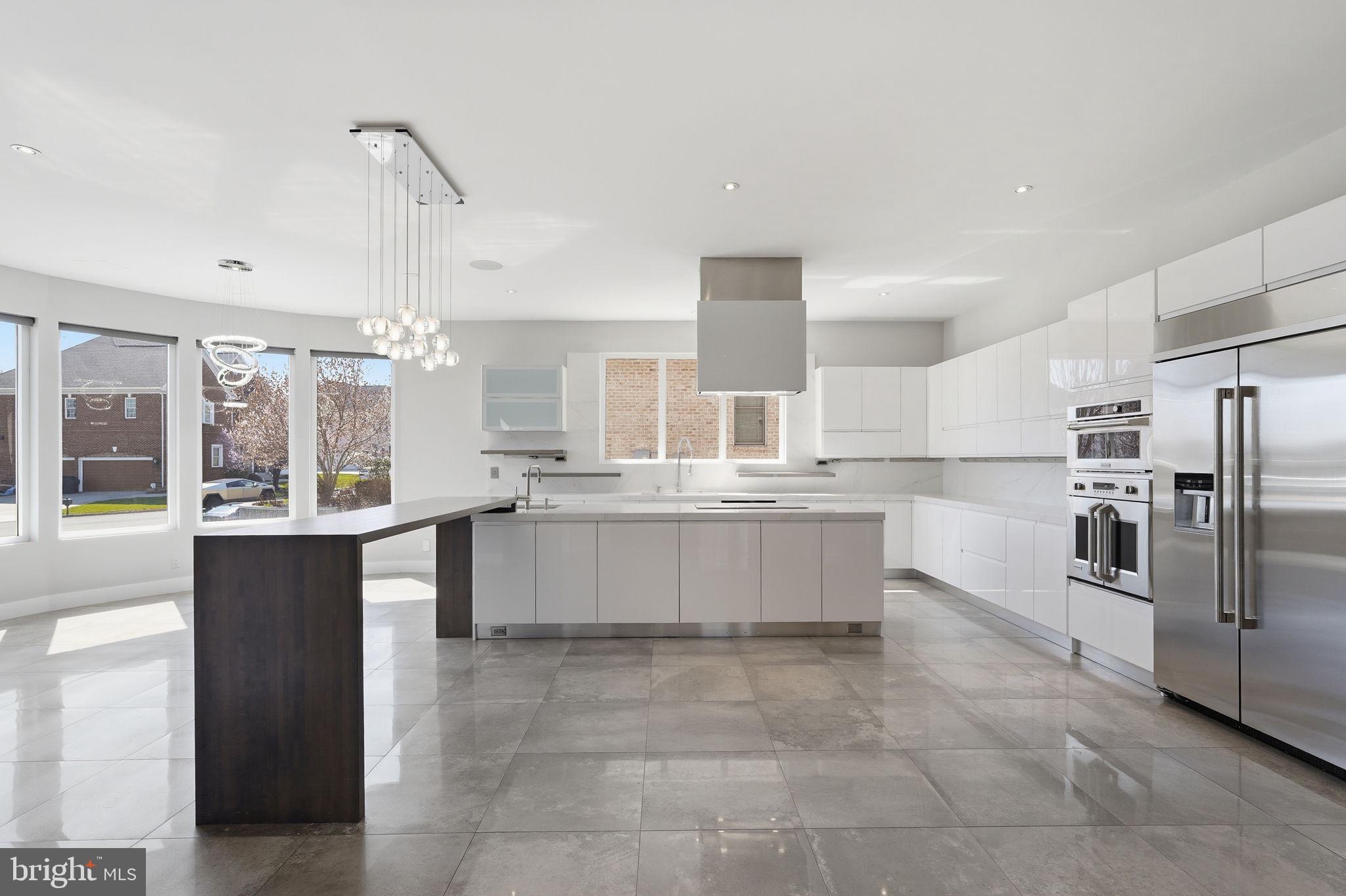 6600 RESERVES HILL COURT