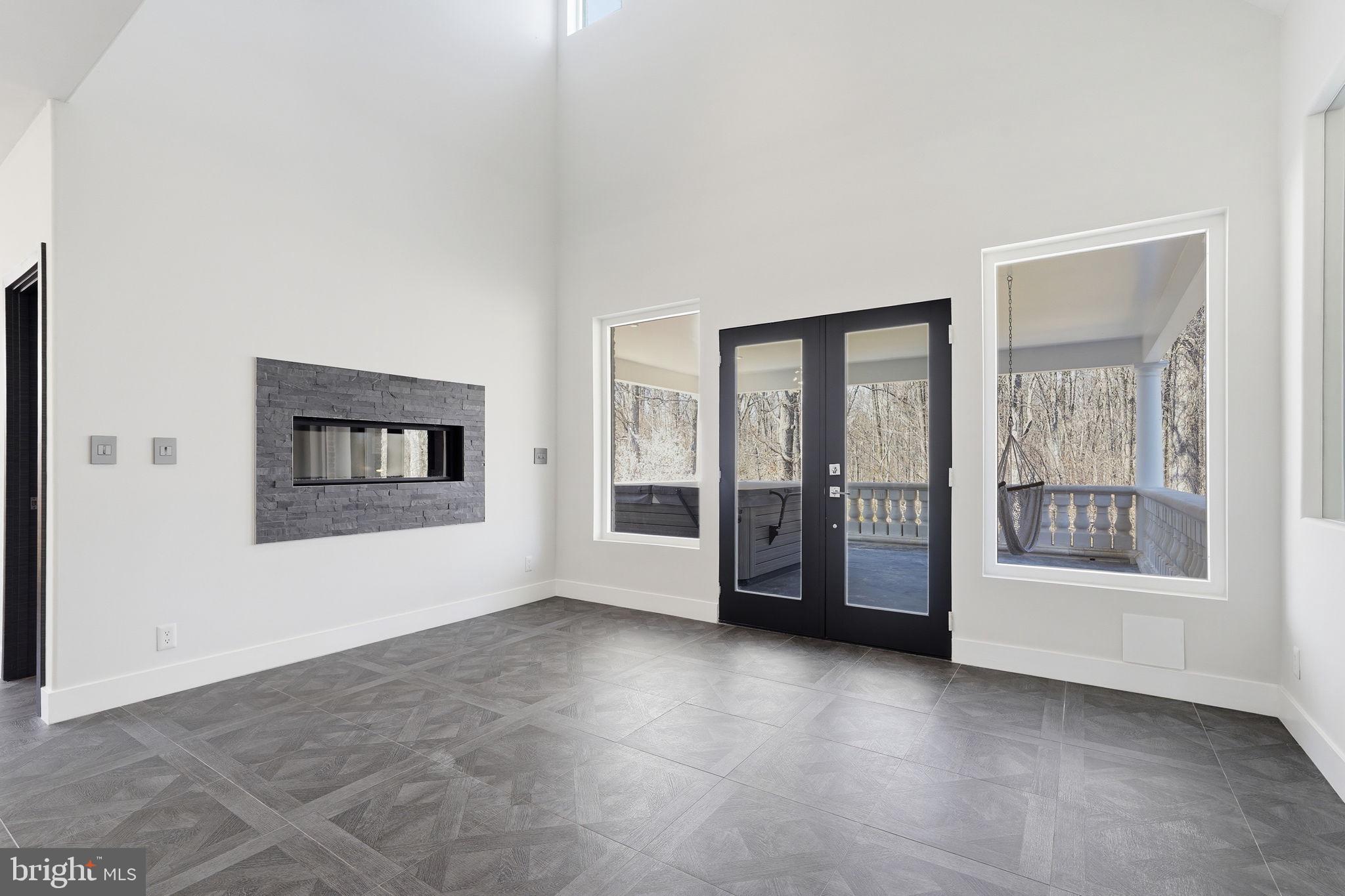 RESERVES AT PINECREST - Residential