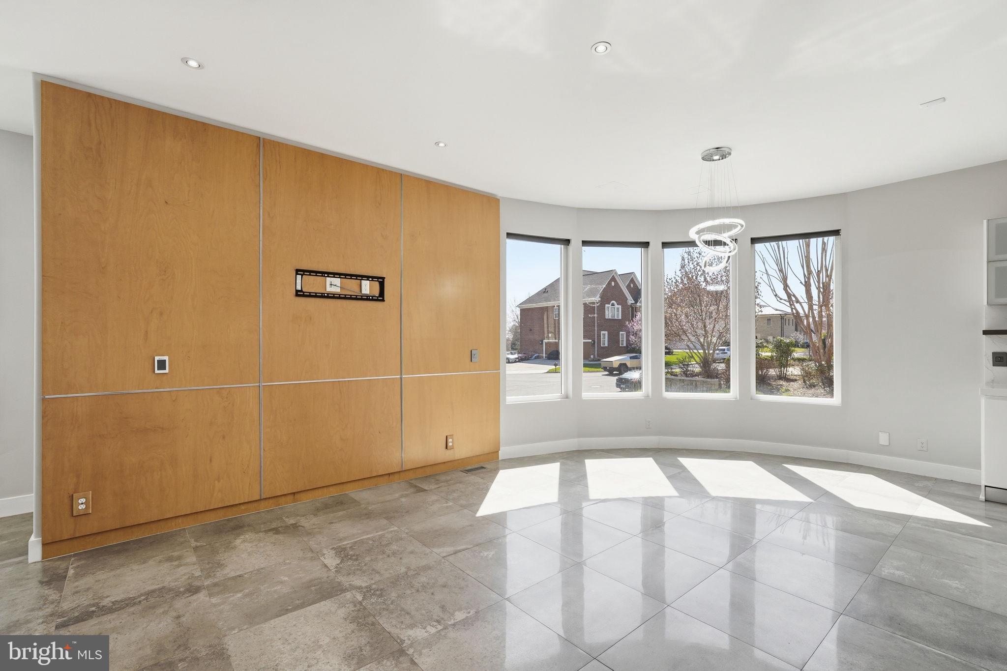 RESERVES AT PINECREST - Residential