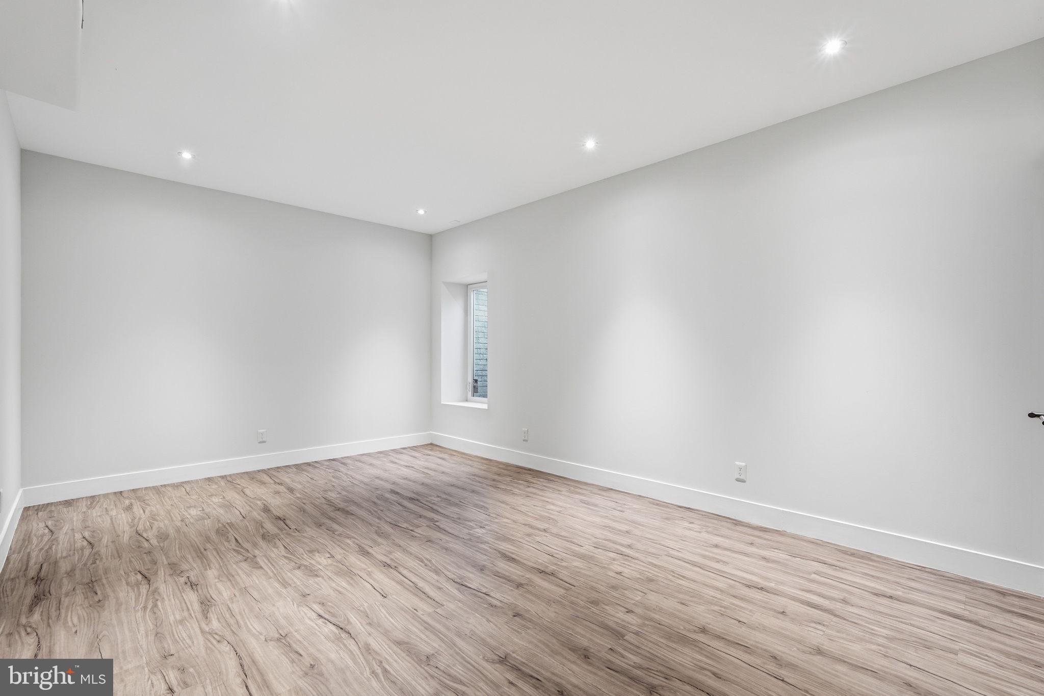 RESERVES AT PINECREST - Residential