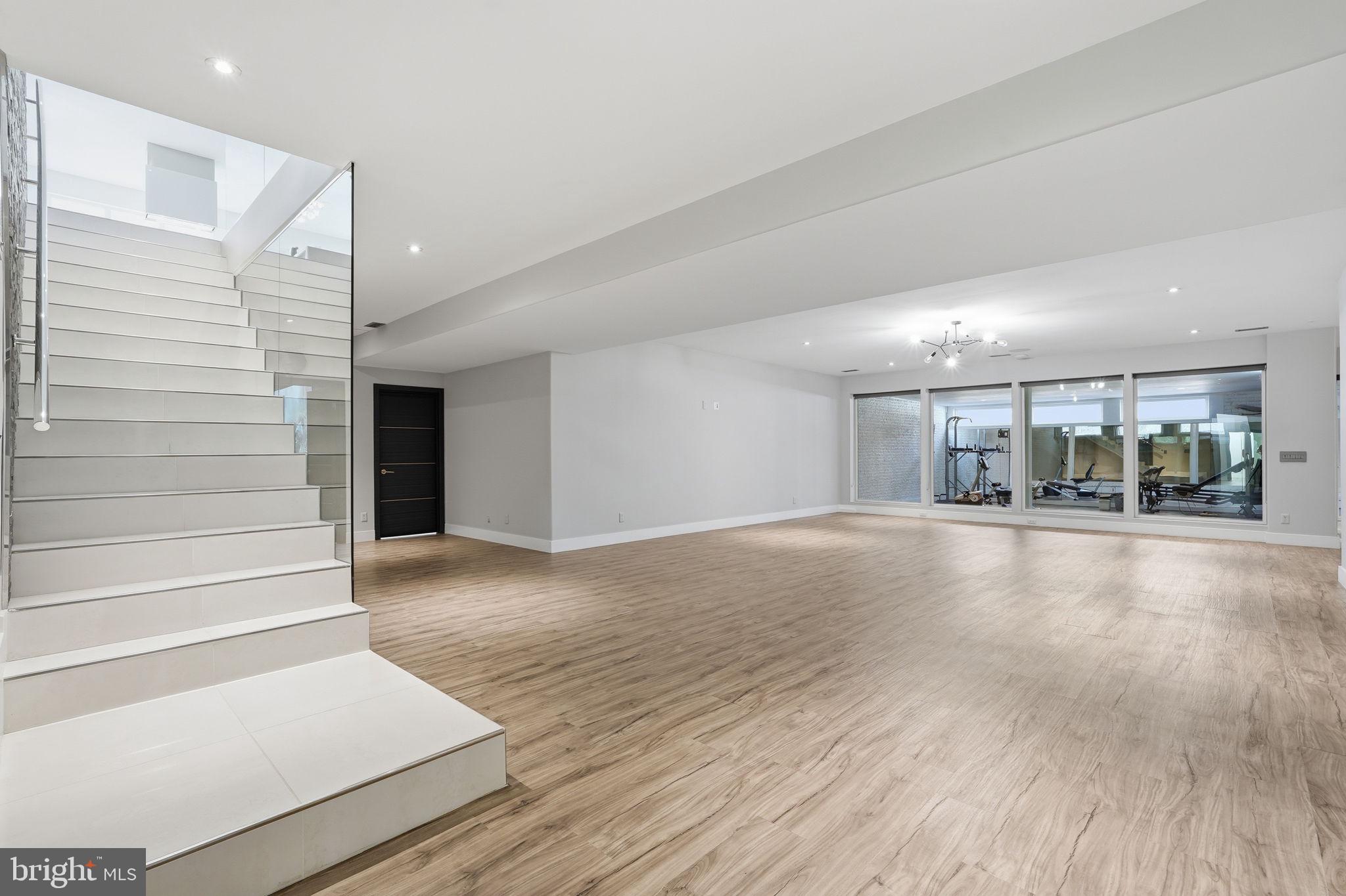 RESERVES AT PINECREST - Residential