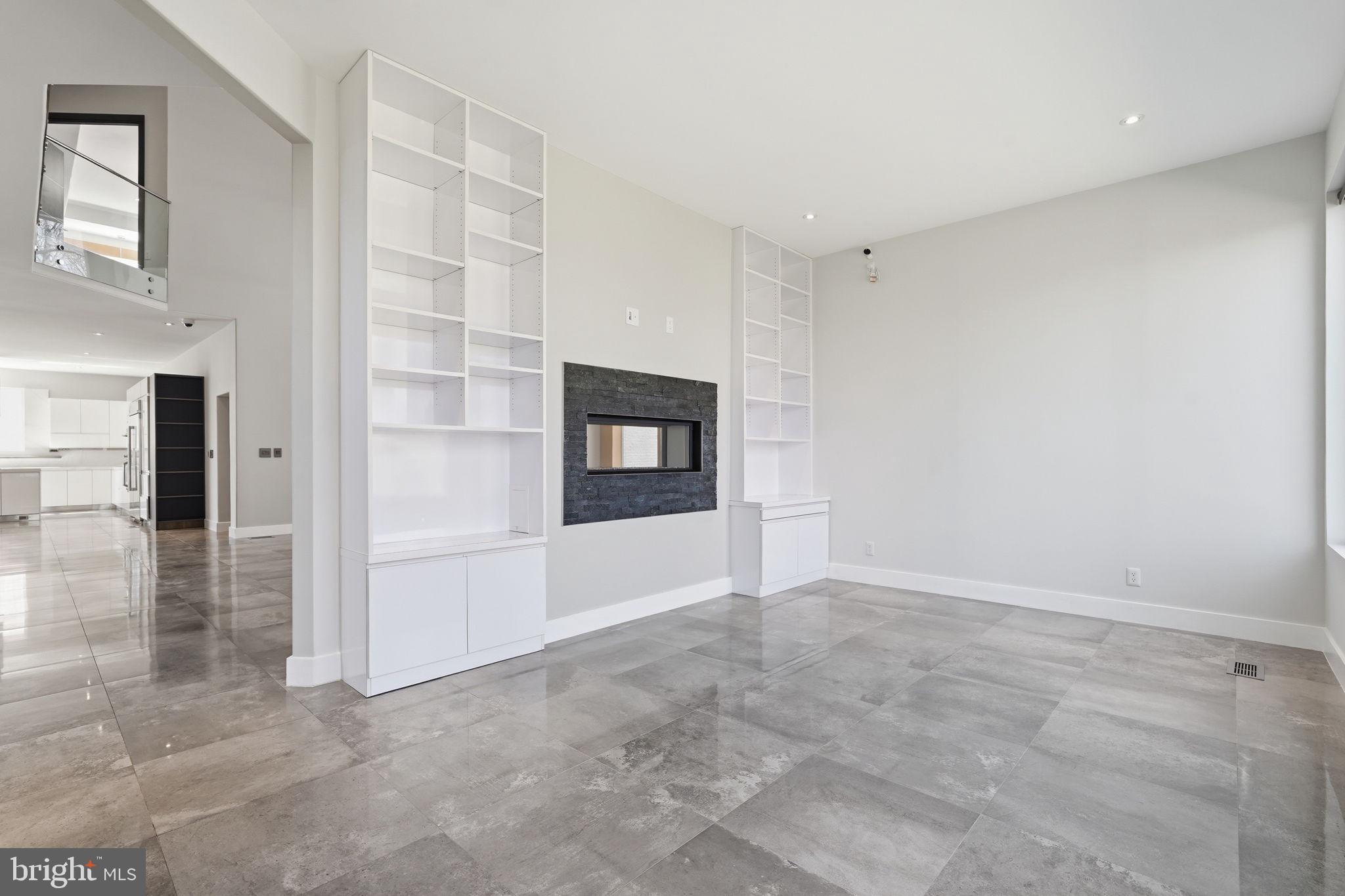 RESERVES AT PINECREST - Residential