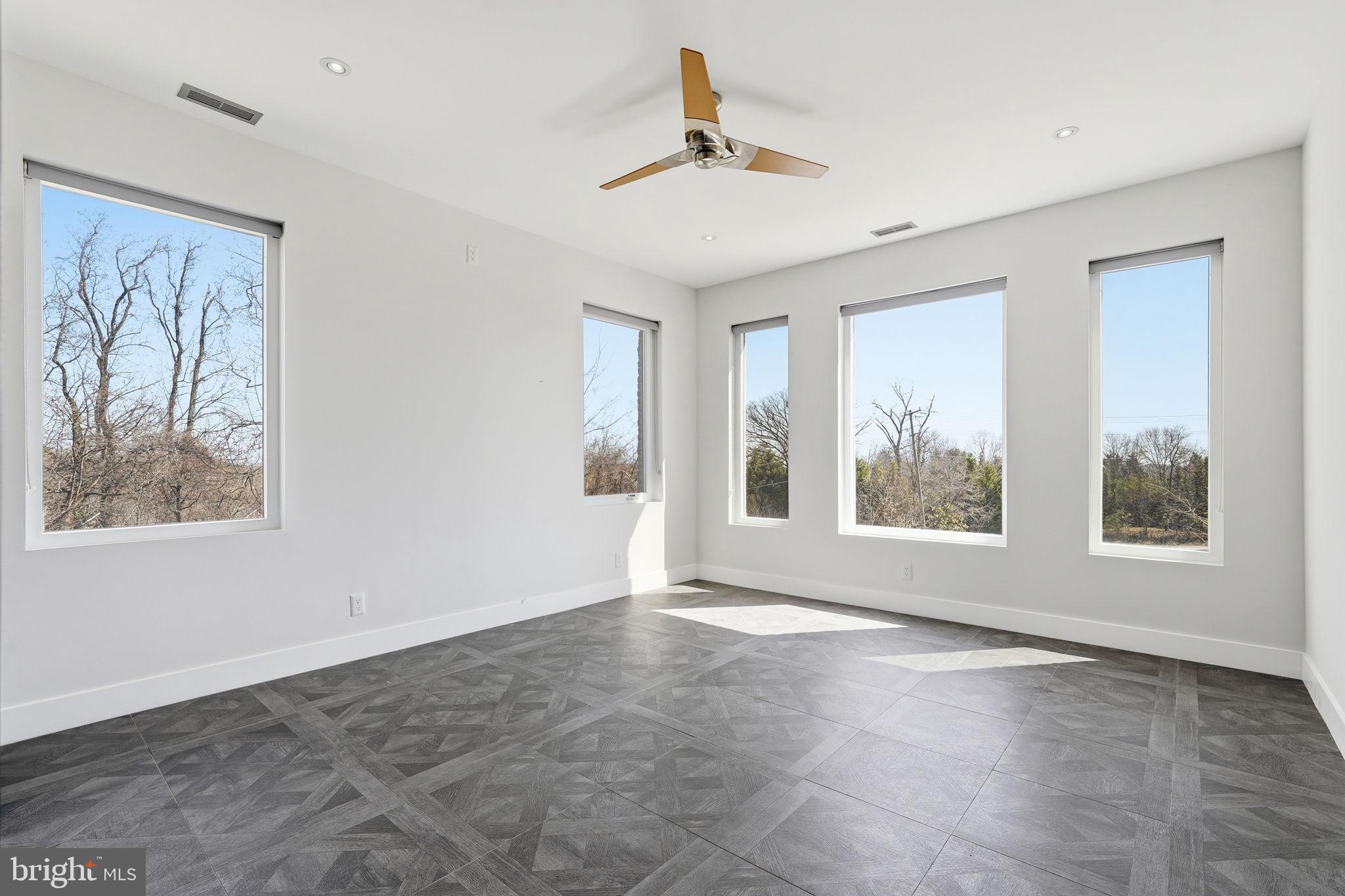 RESERVES AT PINECREST - Residential