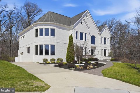 Homes For Sale - 6600 Reserves Hill Court<br/> Fairfax County, ANNANDALE, VA 22003