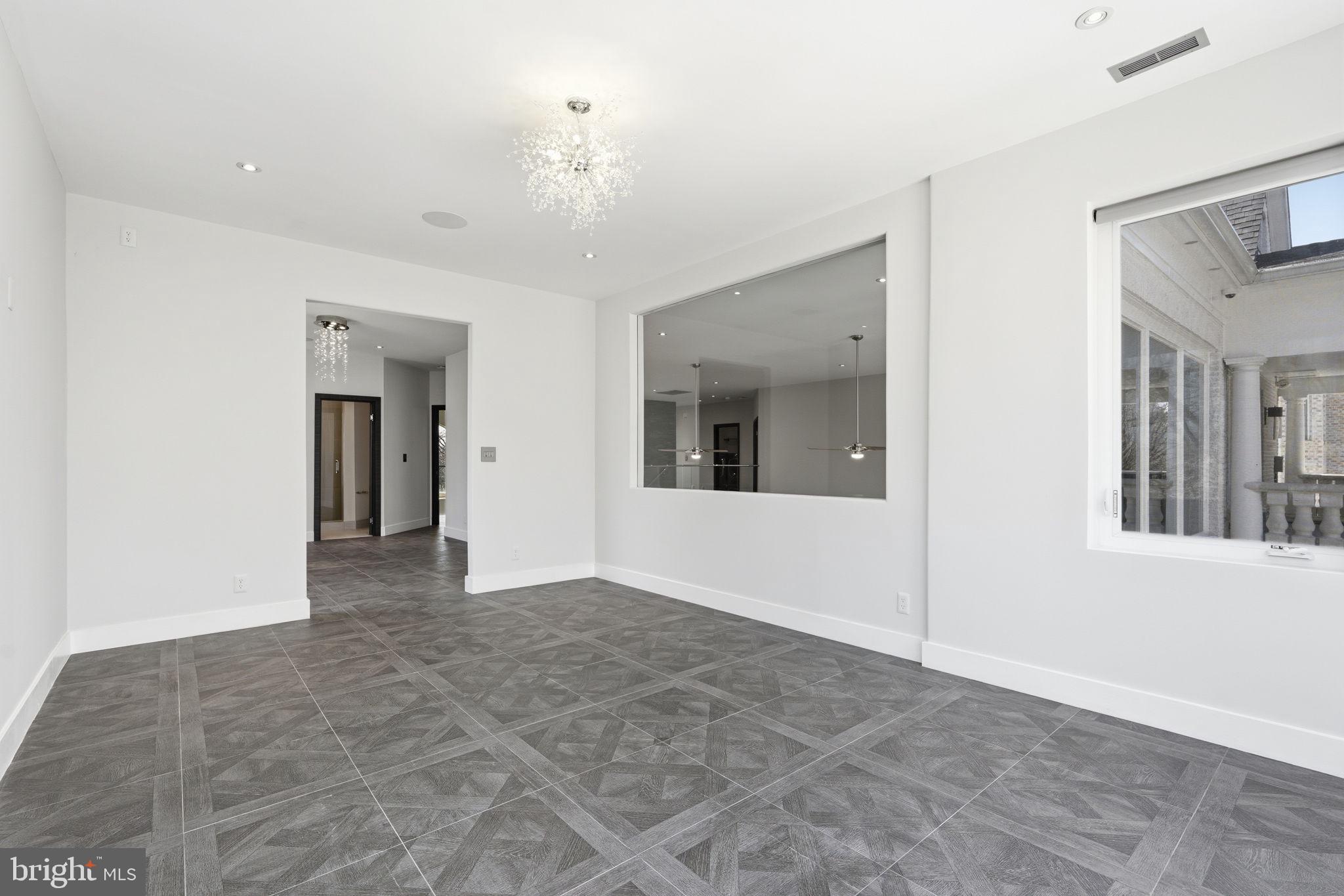 RESERVES AT PINECREST - Residential