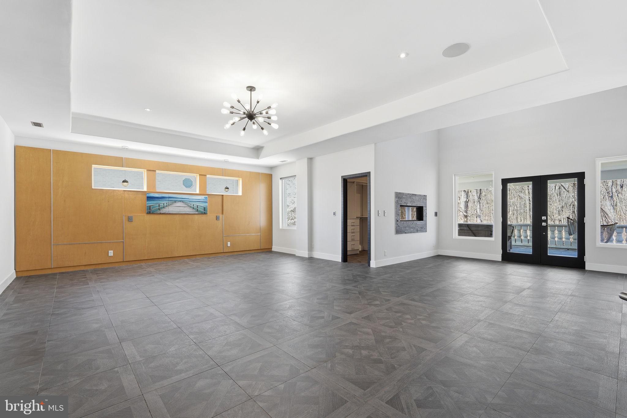 RESERVES AT PINECREST - Residential