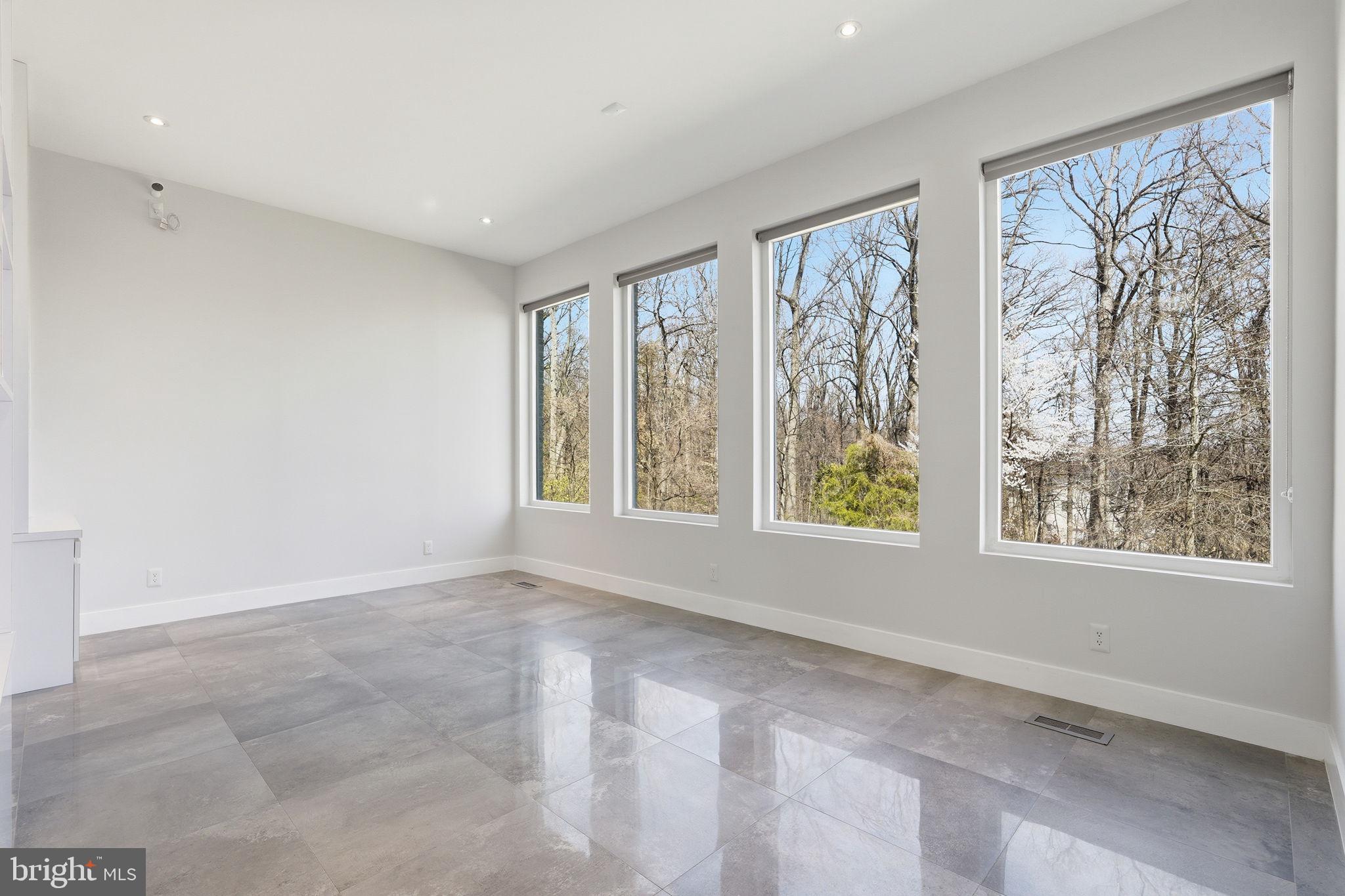 RESERVES AT PINECREST - Residential