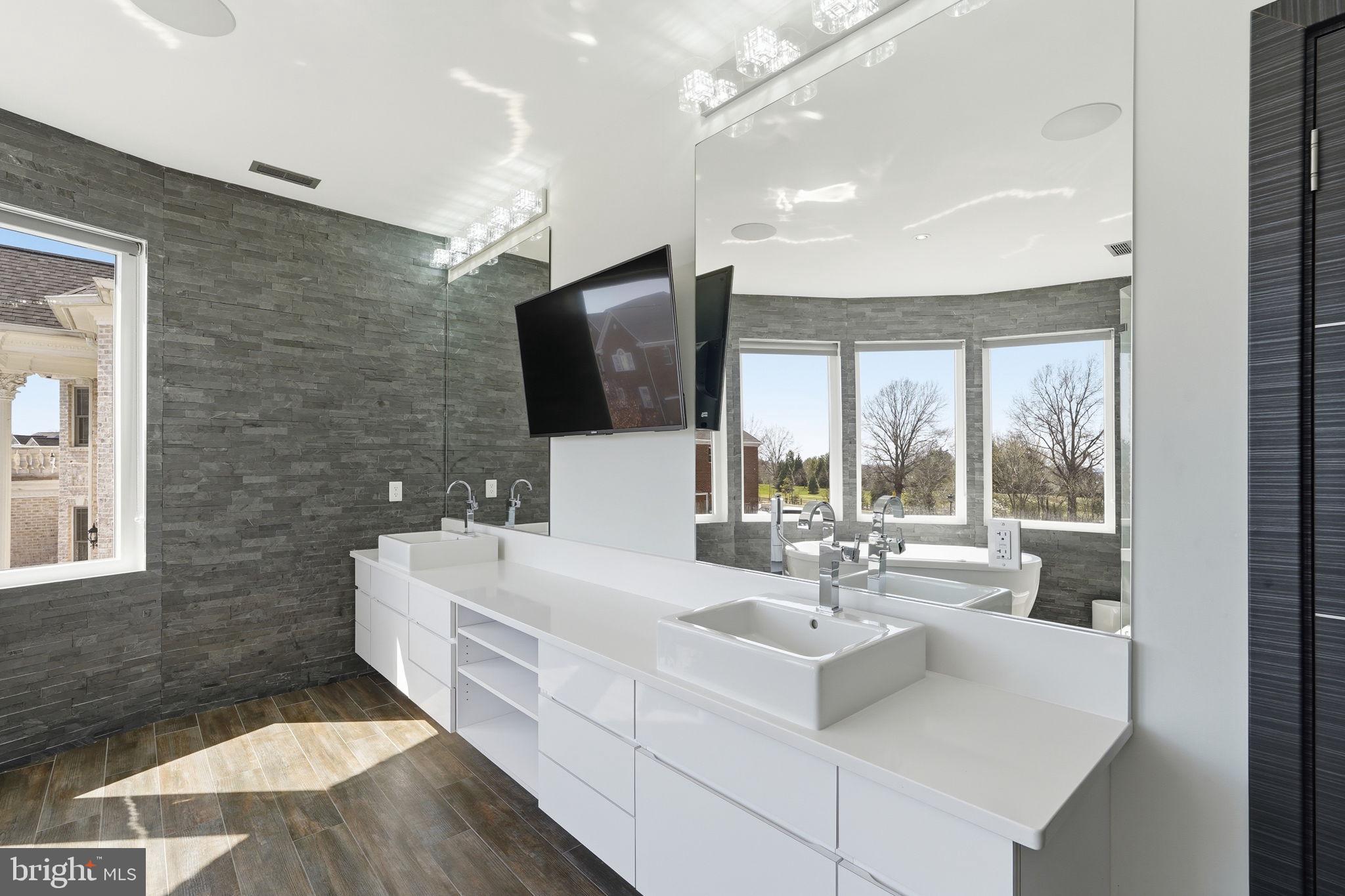 RESERVES AT PINECREST - Residential