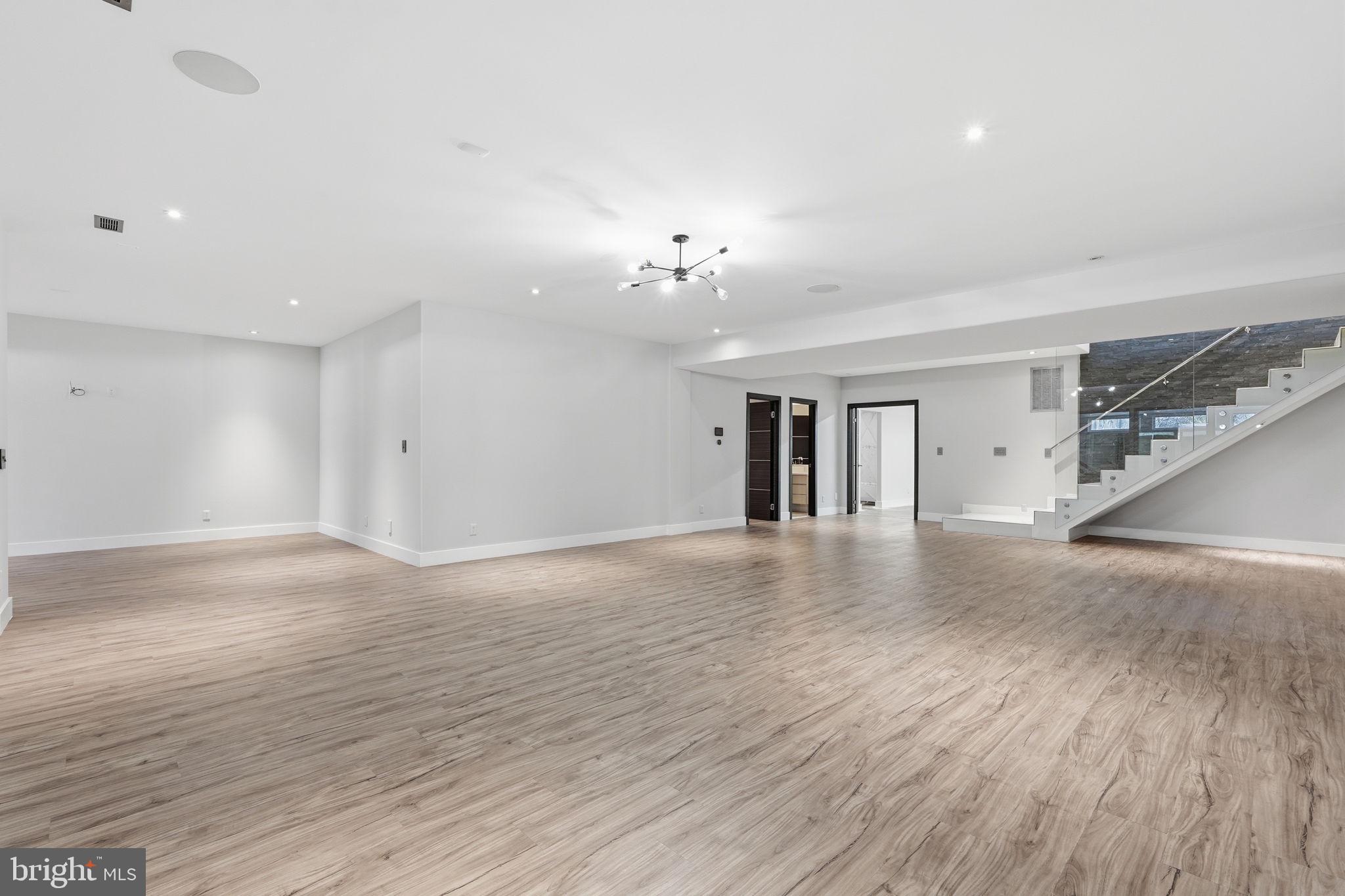 RESERVES AT PINECREST - Residential