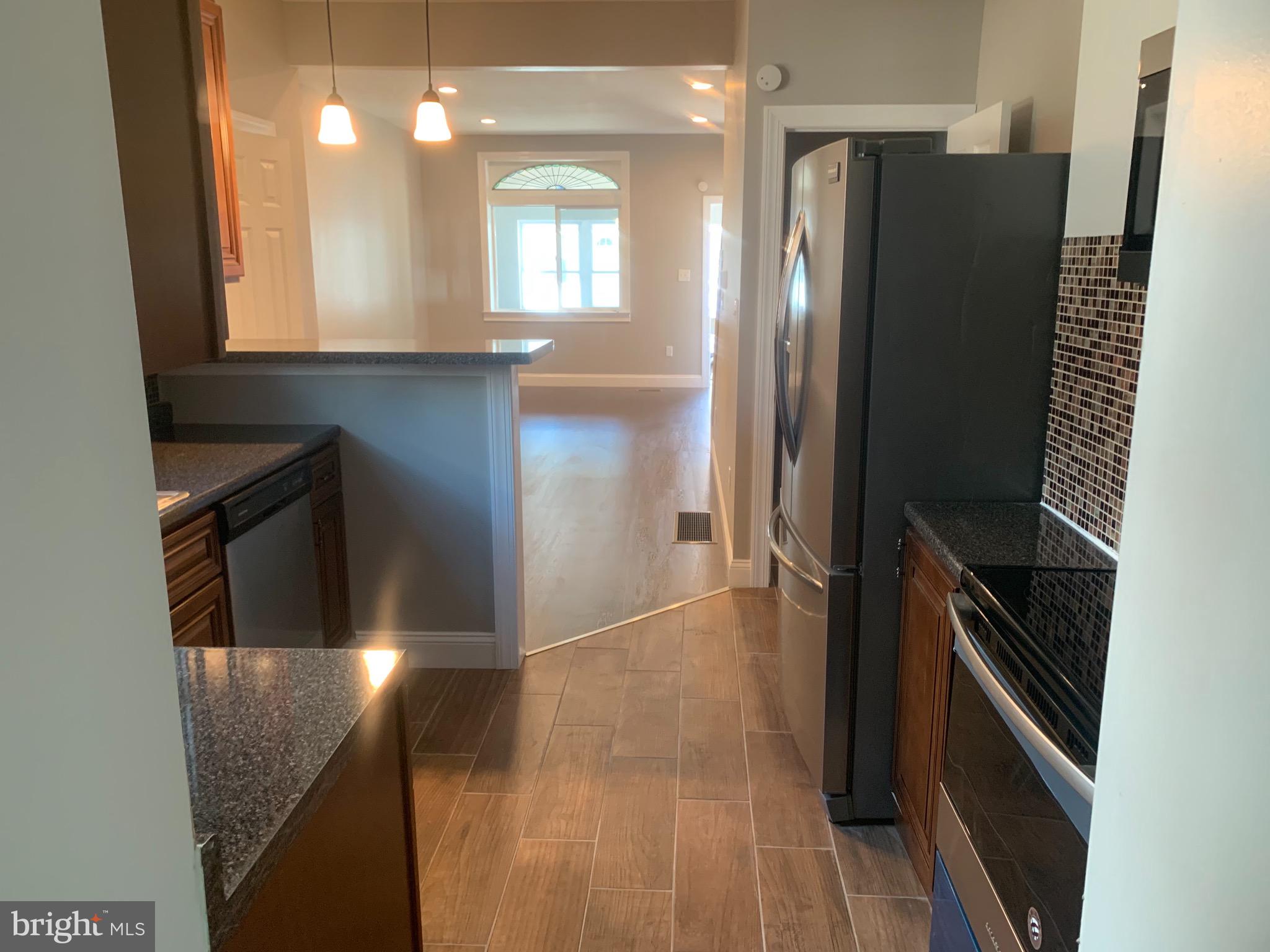 ELMWOOD PARK - Residential