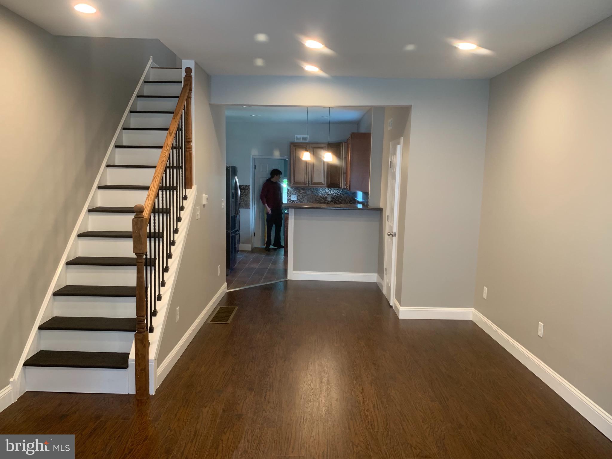 ELMWOOD PARK - Residential