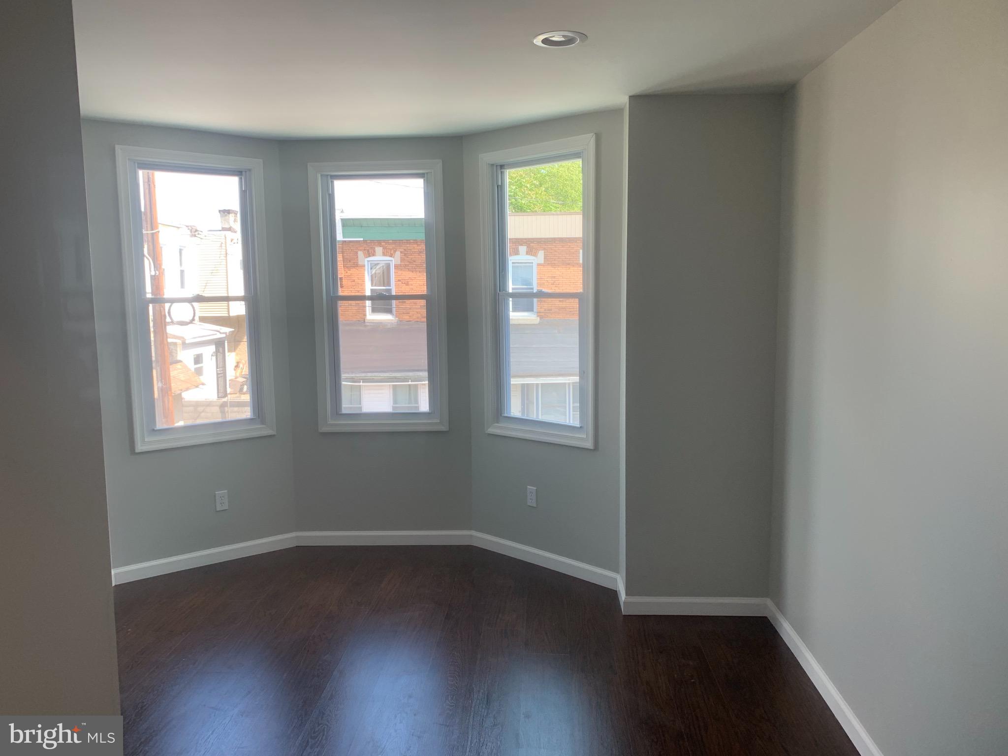 ELMWOOD PARK - Residential