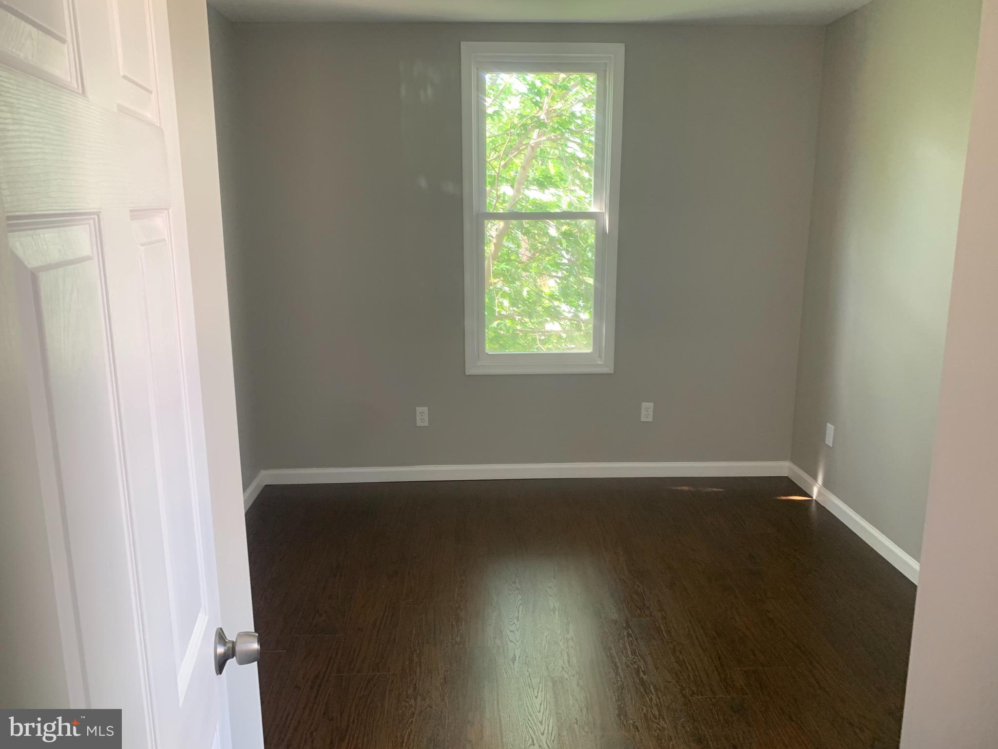 ELMWOOD PARK - Residential