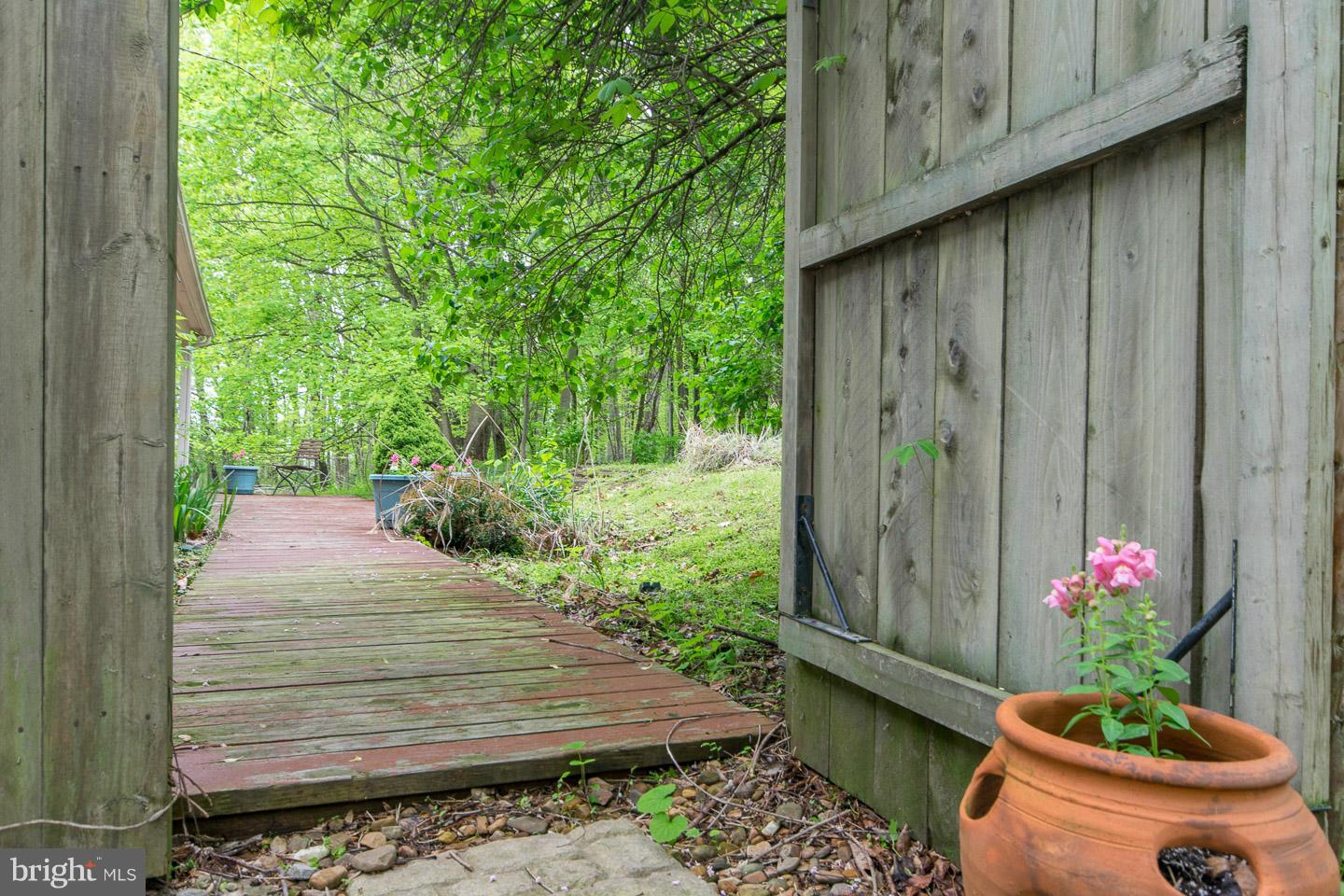 WILLOWDALE - Residential