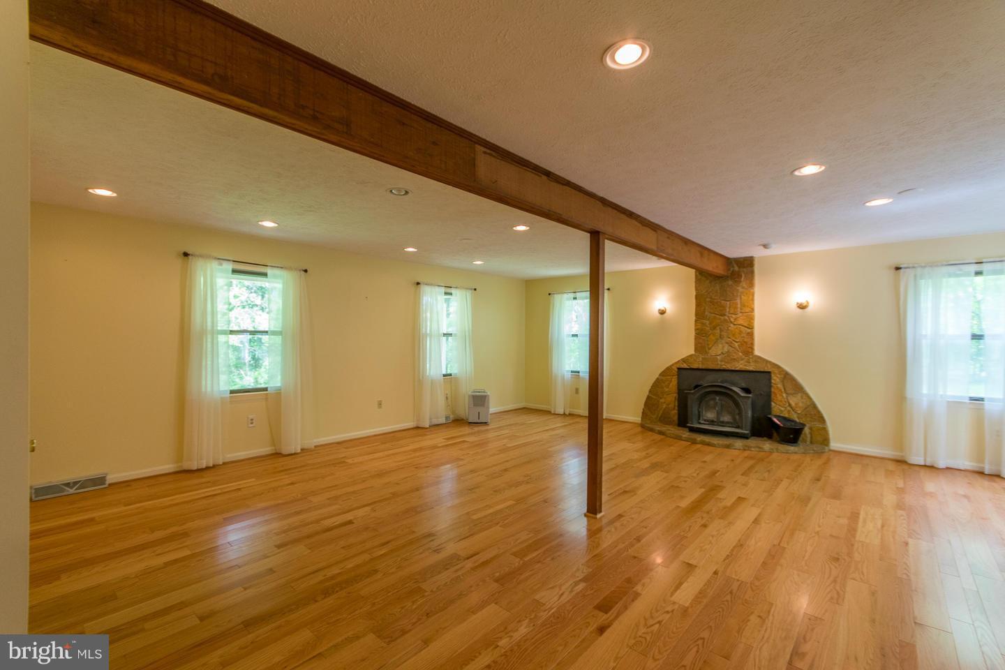 WILLOWDALE - Residential