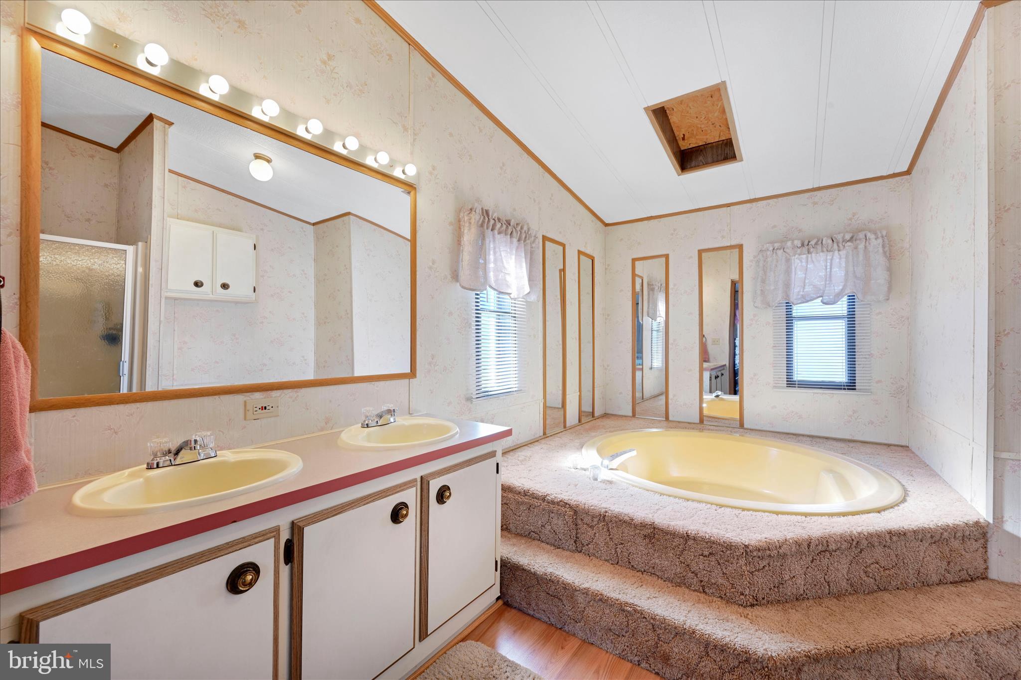 NORTHCREST ACRES MH PARK - Residential