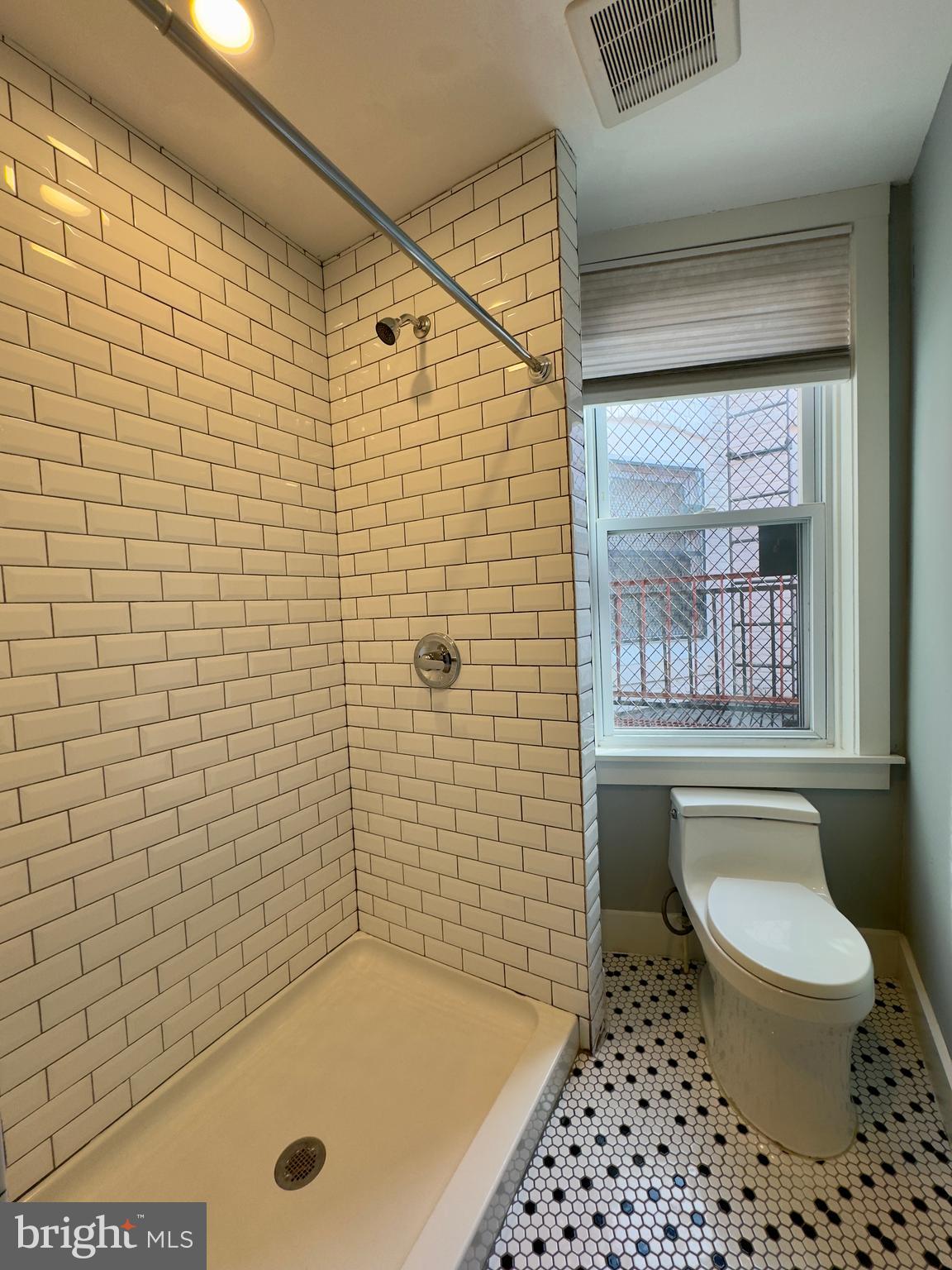 MIDTOWN EDMONDSON - Residential Lease