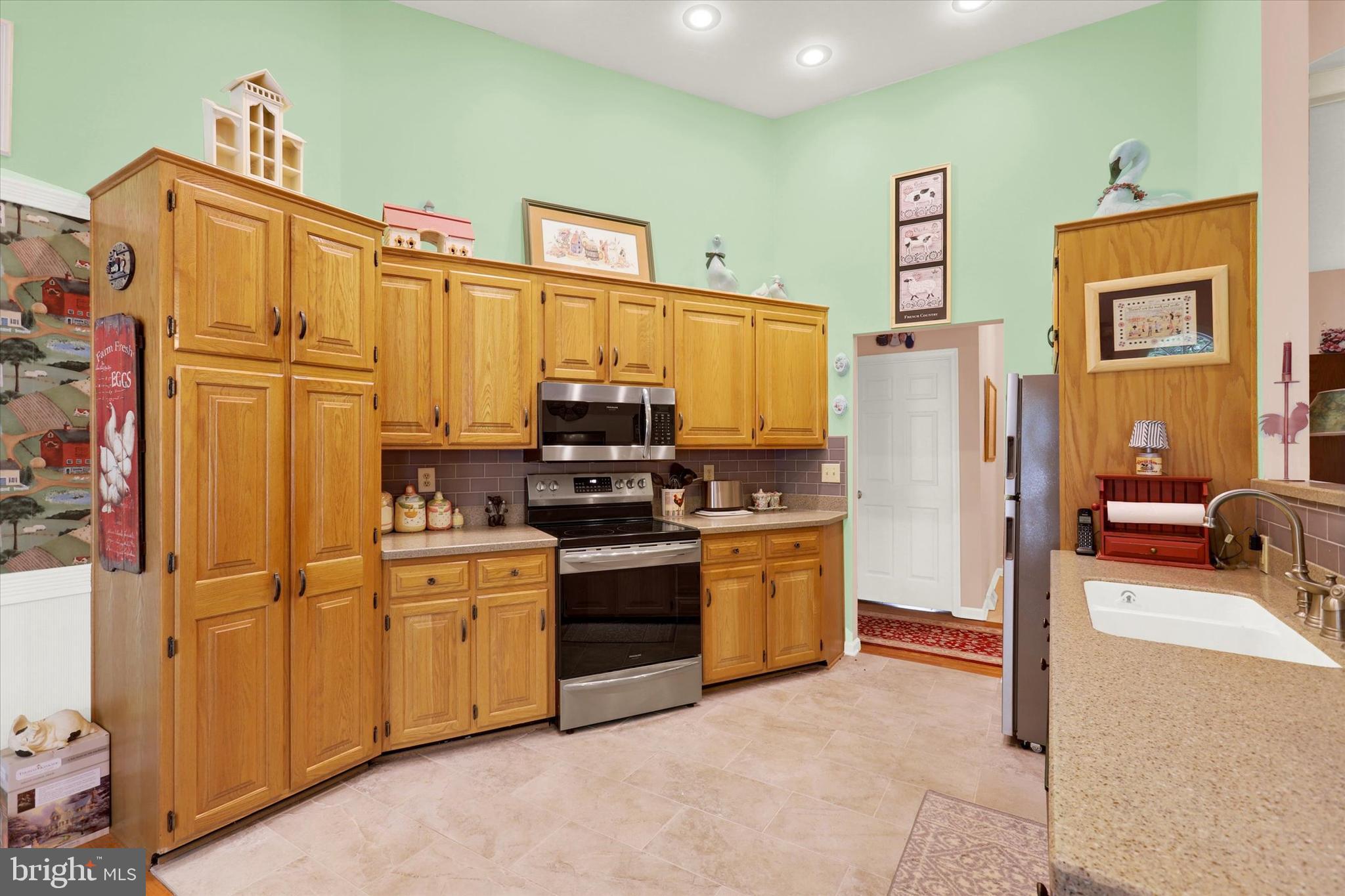 PENN NATIONAL GOLF COURSE COMMUNITY - Residential