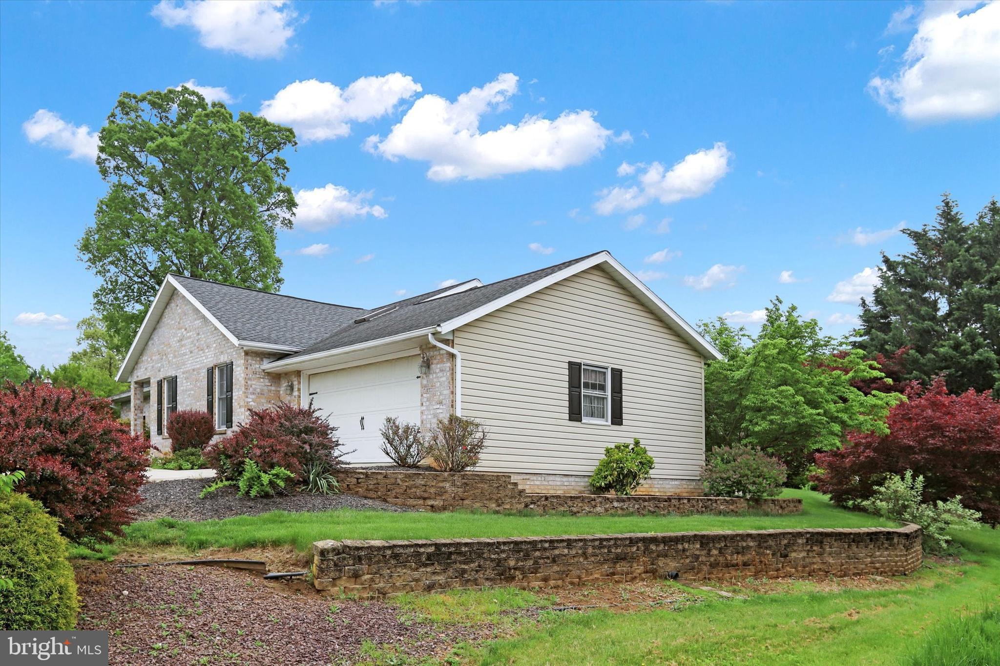 PENN NATIONAL GOLF COURSE COMMUNITY - Residential