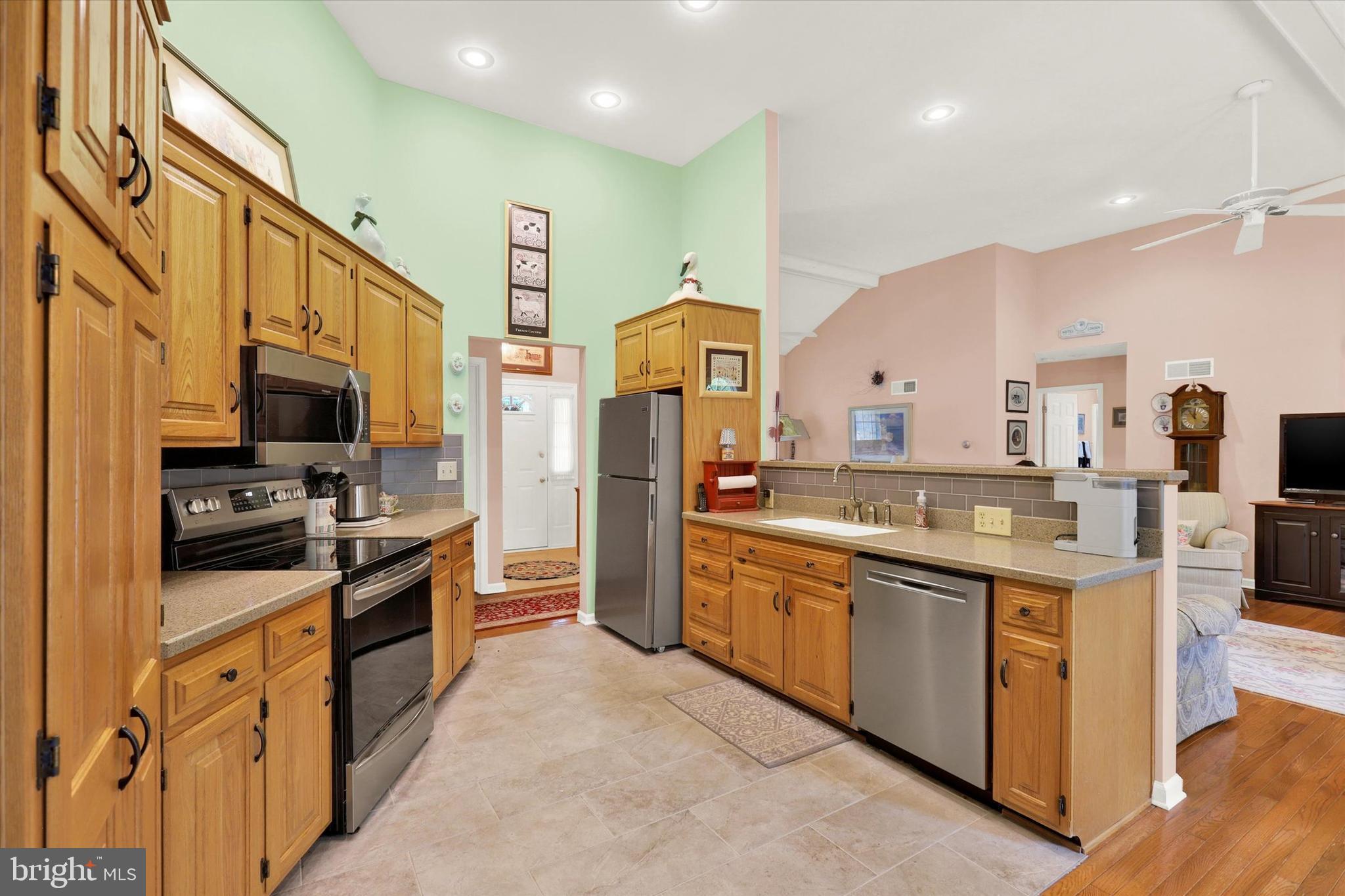 PENN NATIONAL GOLF COURSE COMMUNITY - Residential