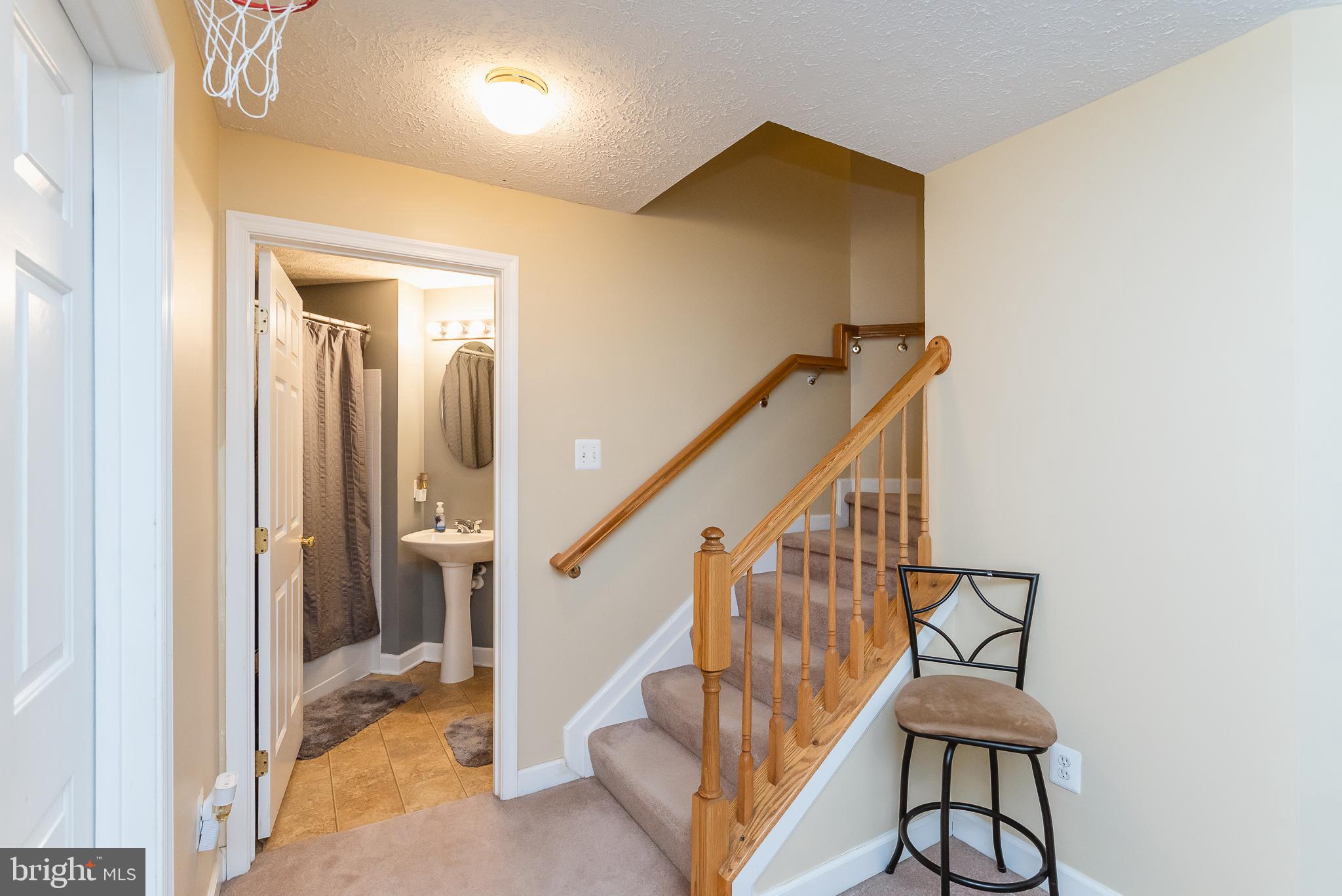 CONSTANT FRIENDSHIP - Residential