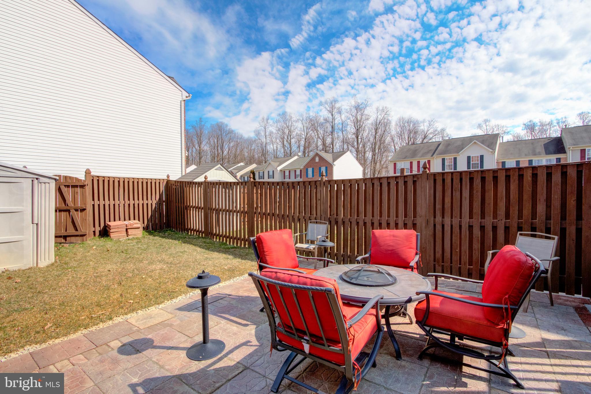 CONSTANT FRIENDSHIP - Residential