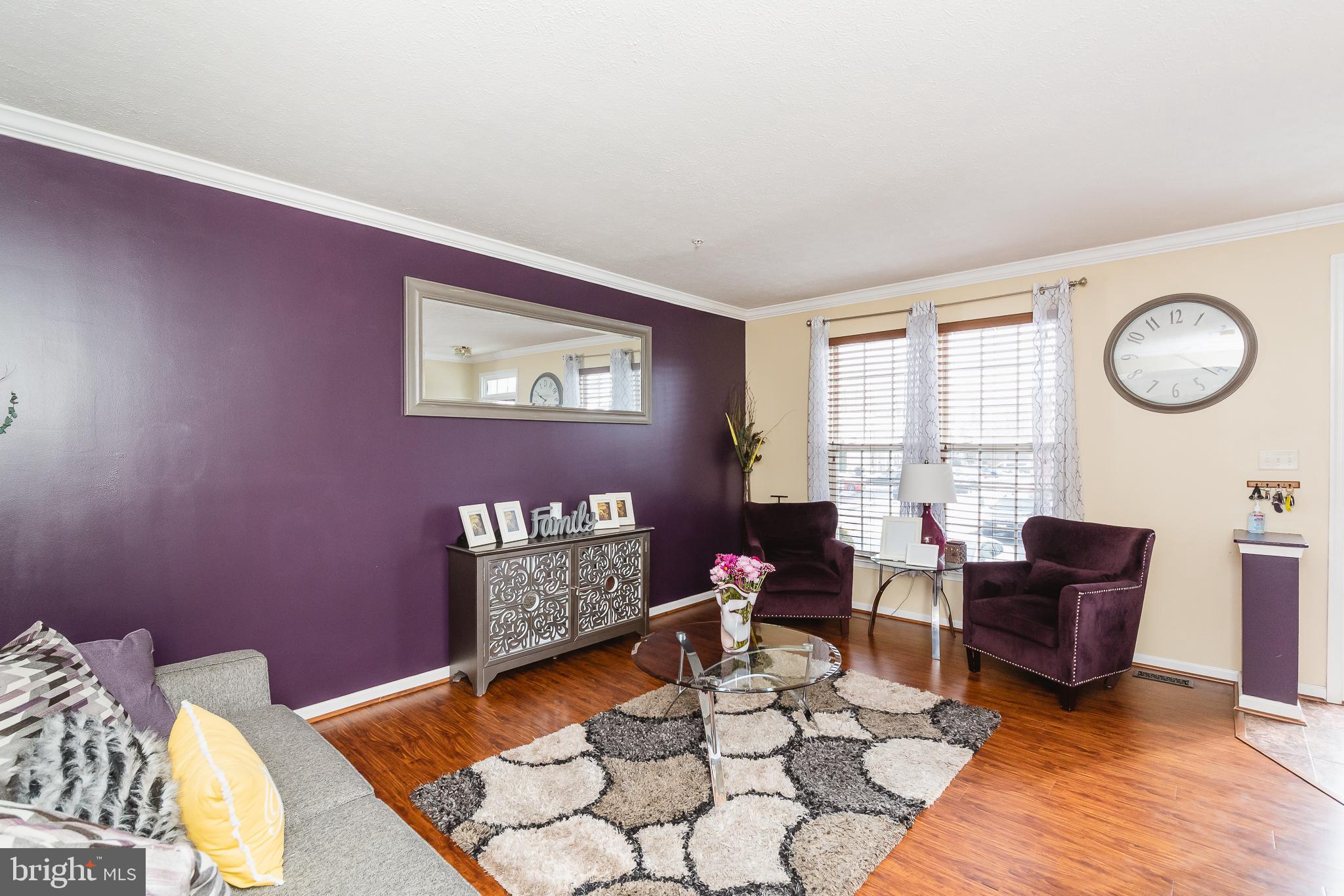 CONSTANT FRIENDSHIP - Residential