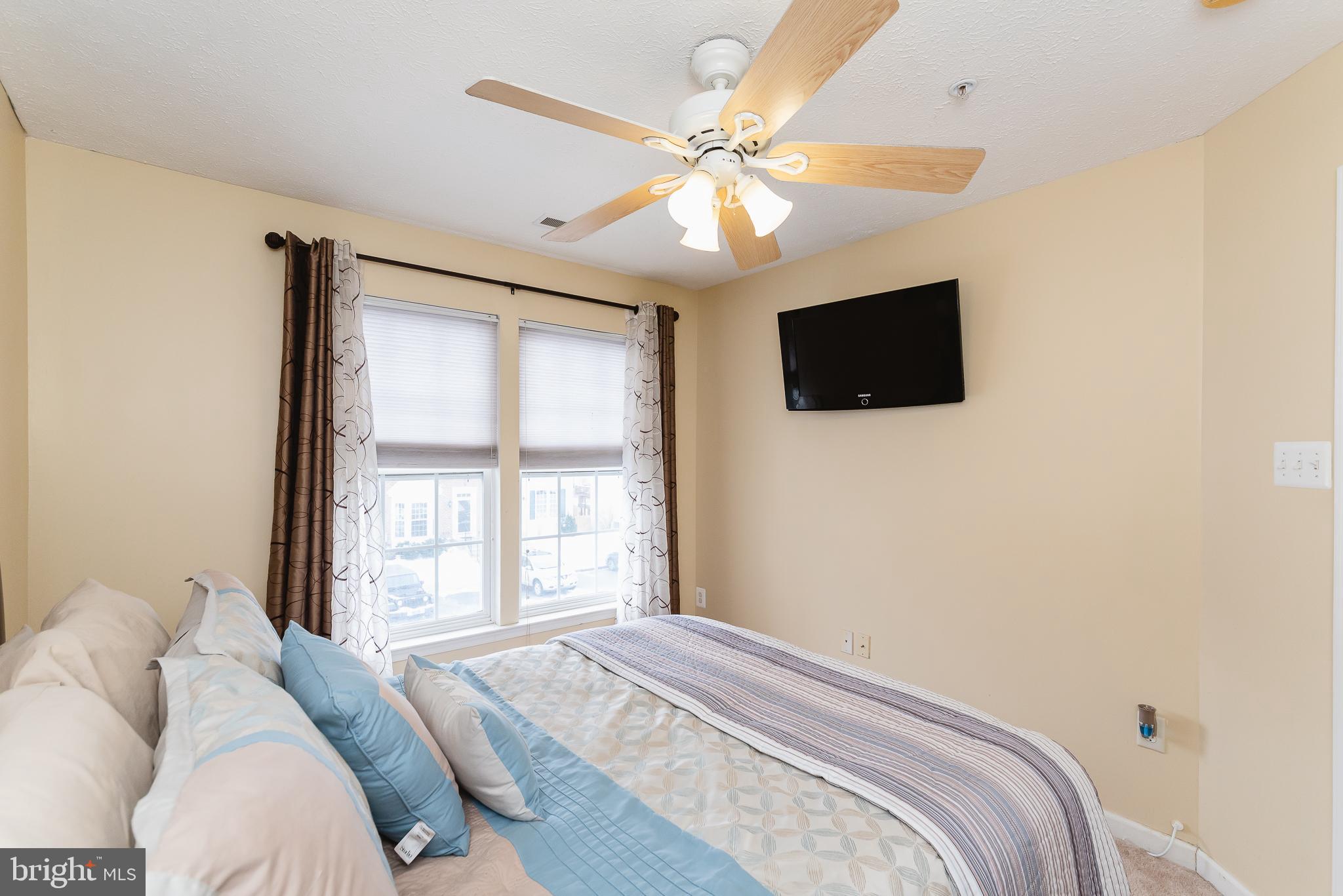 CONSTANT FRIENDSHIP - Residential