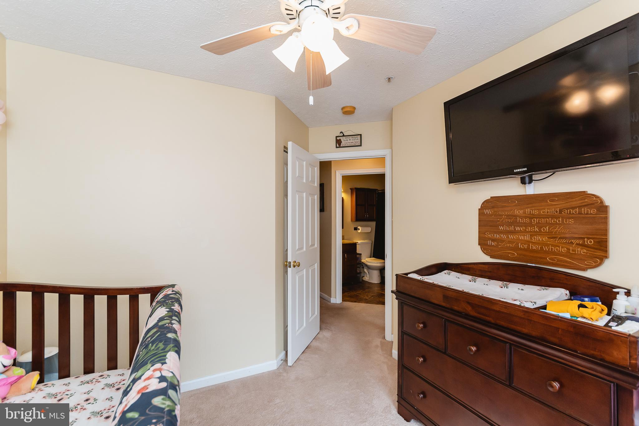 CONSTANT FRIENDSHIP - Residential